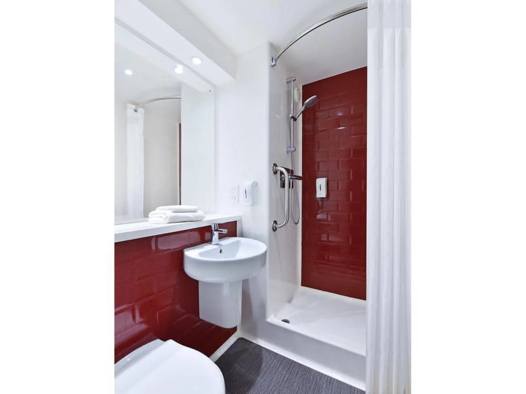 Travelodge Farnborough Central