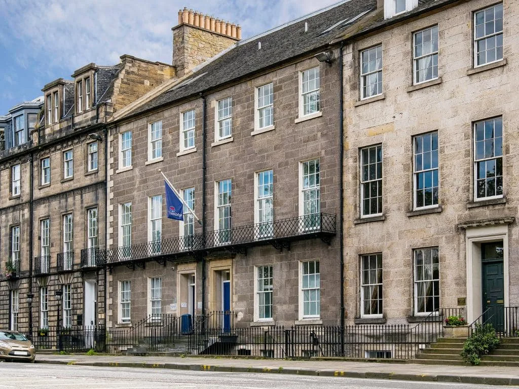 Travelodge Edinburgh Central Queen Street photo 2
