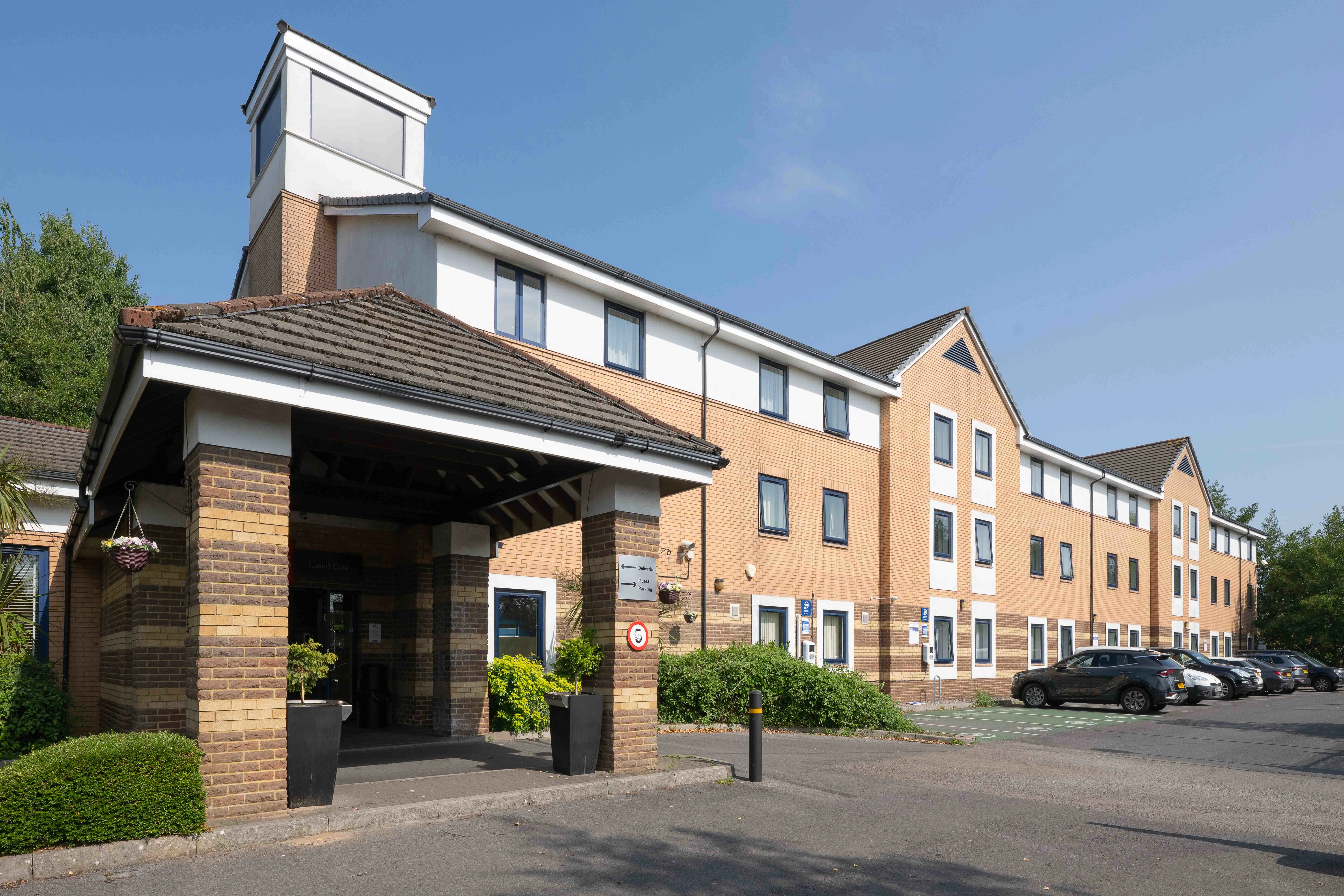 Travelodge Cardiff Gate