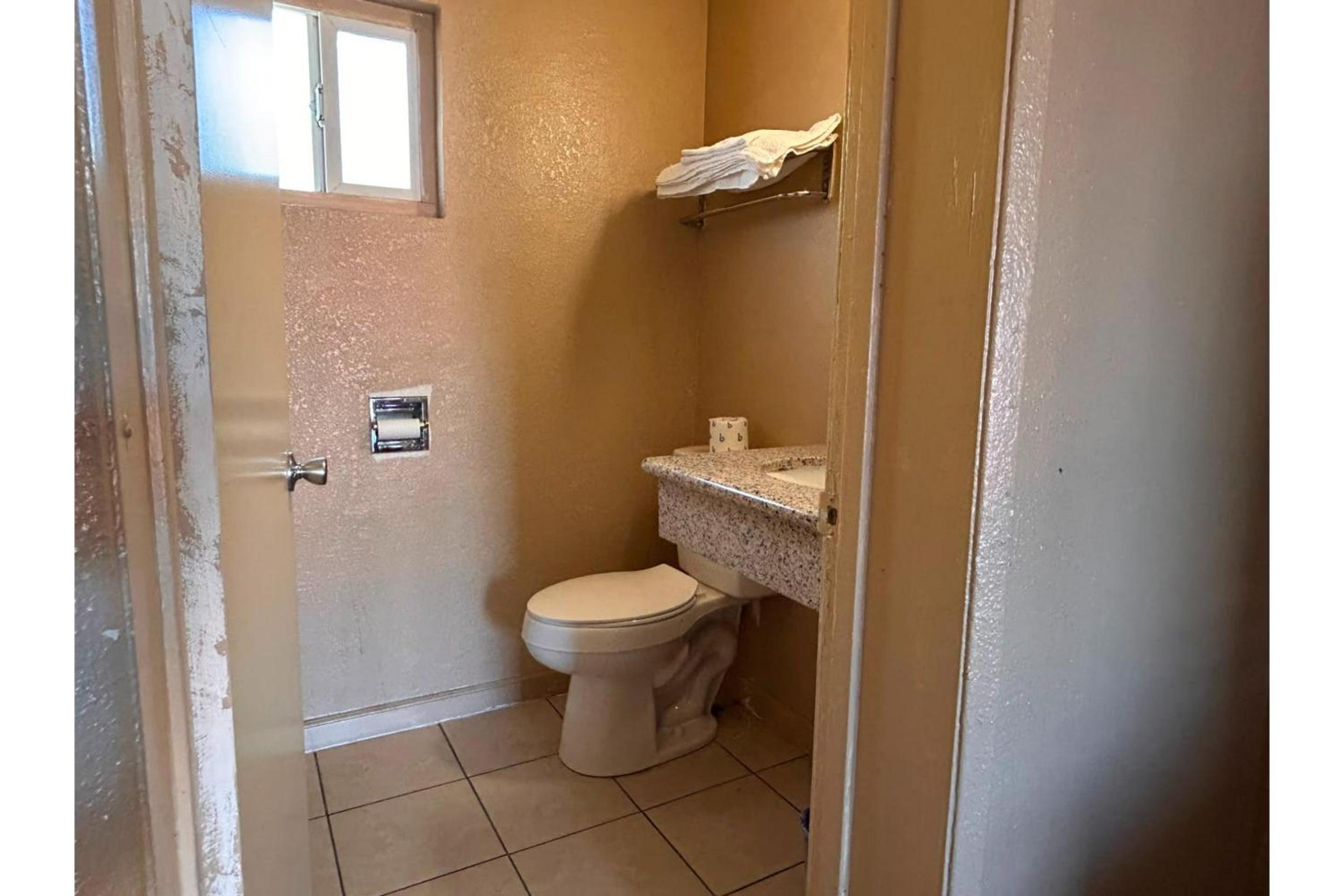 Executive Lodge Inn Stockton CA, photo 16