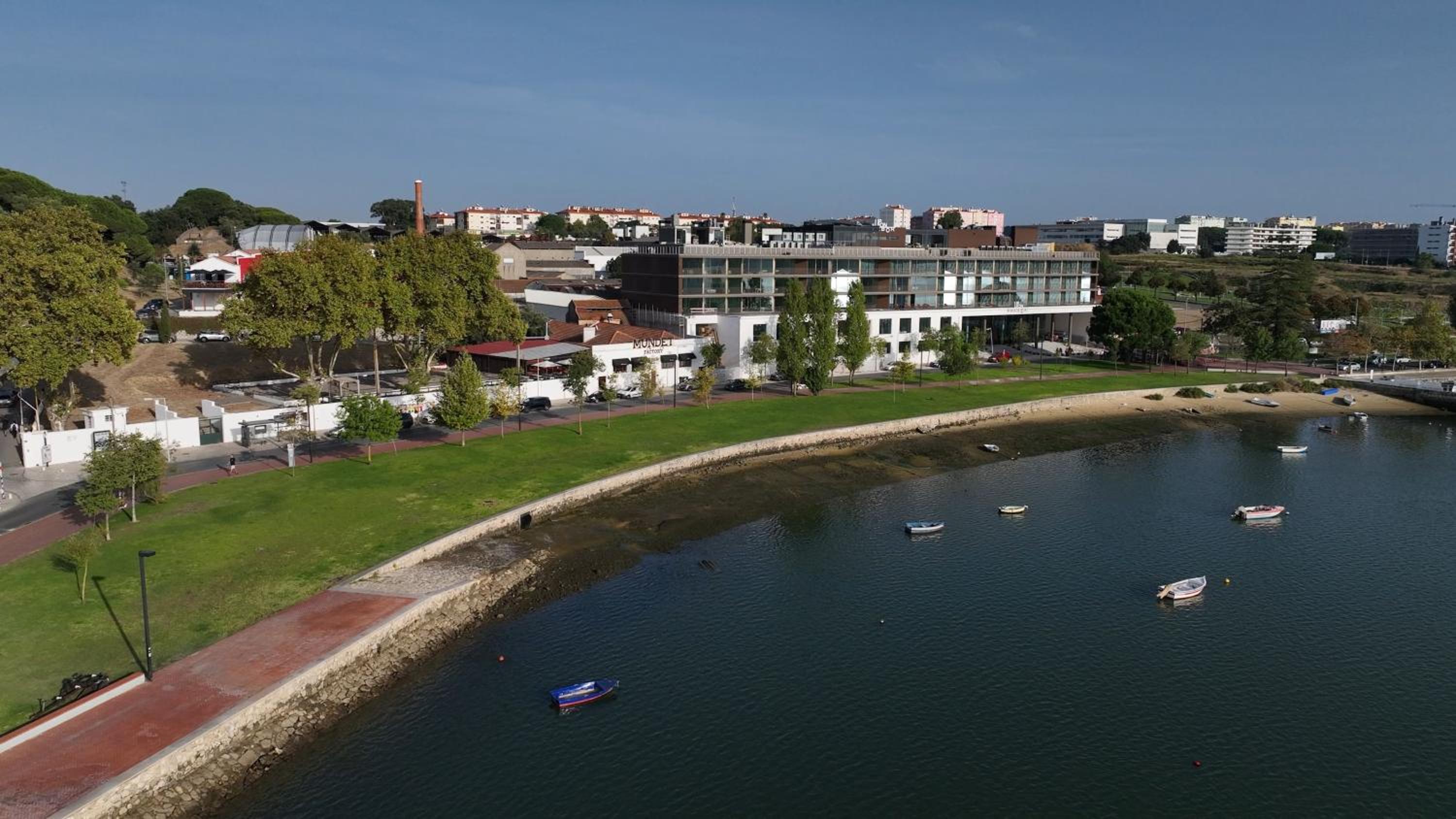 Upon Harbor - Seixal Bay Hotel