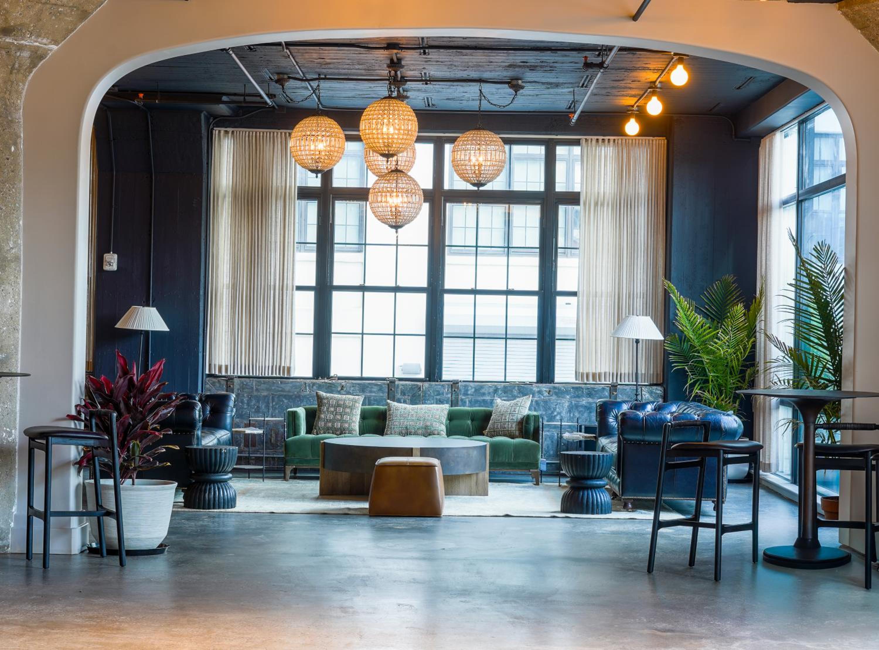 Sela V Hotel