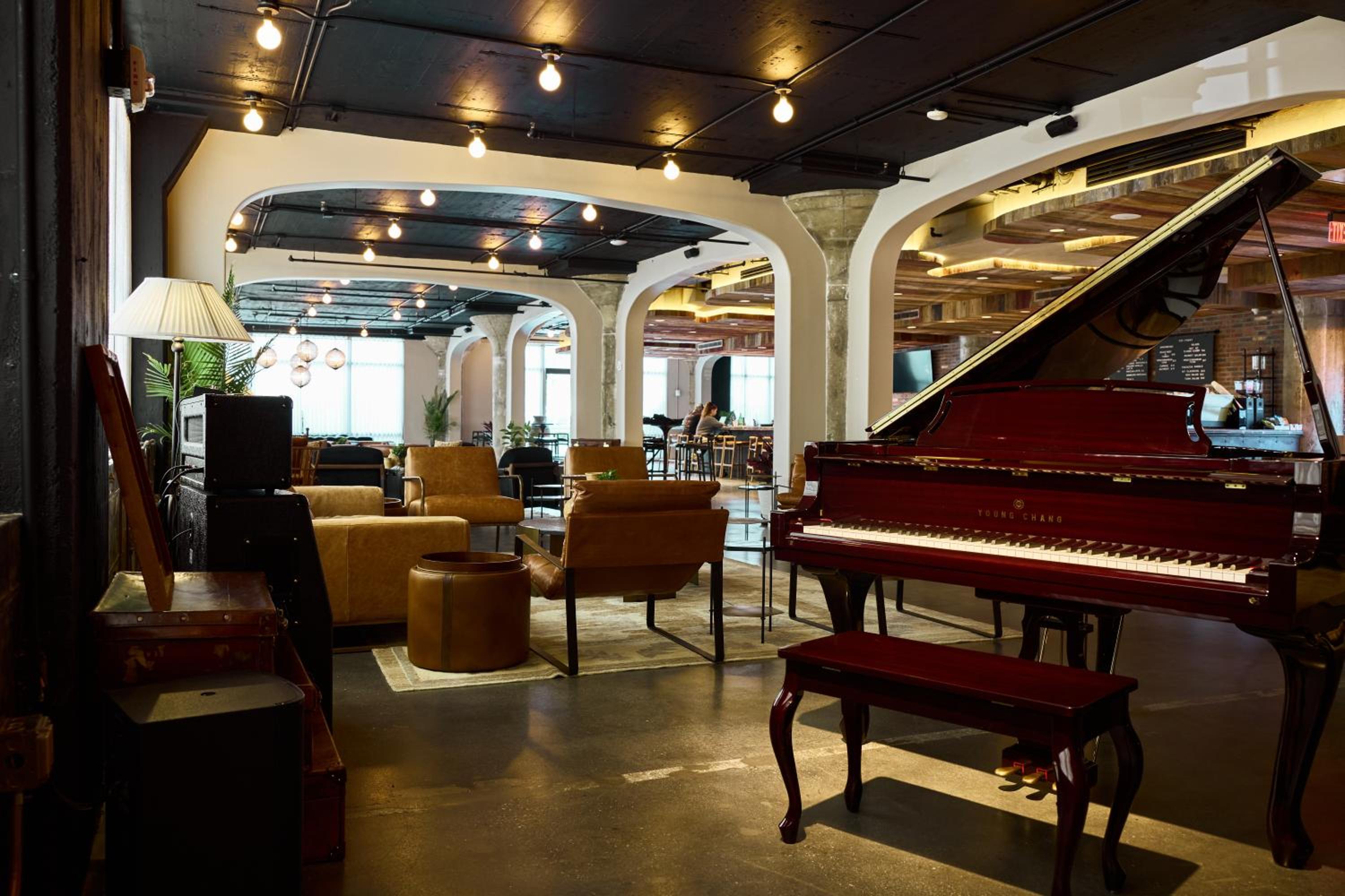 Sela V Hotel