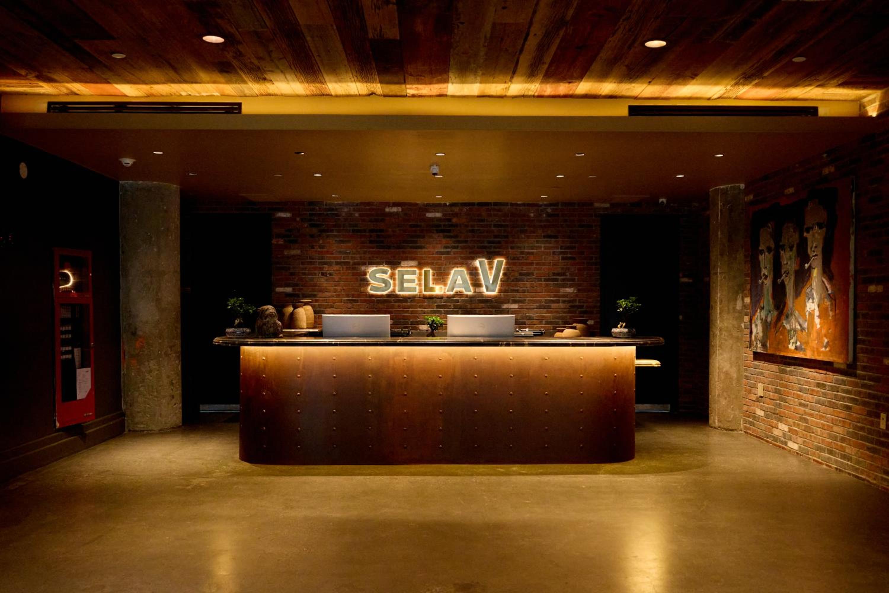 Sela V Hotel