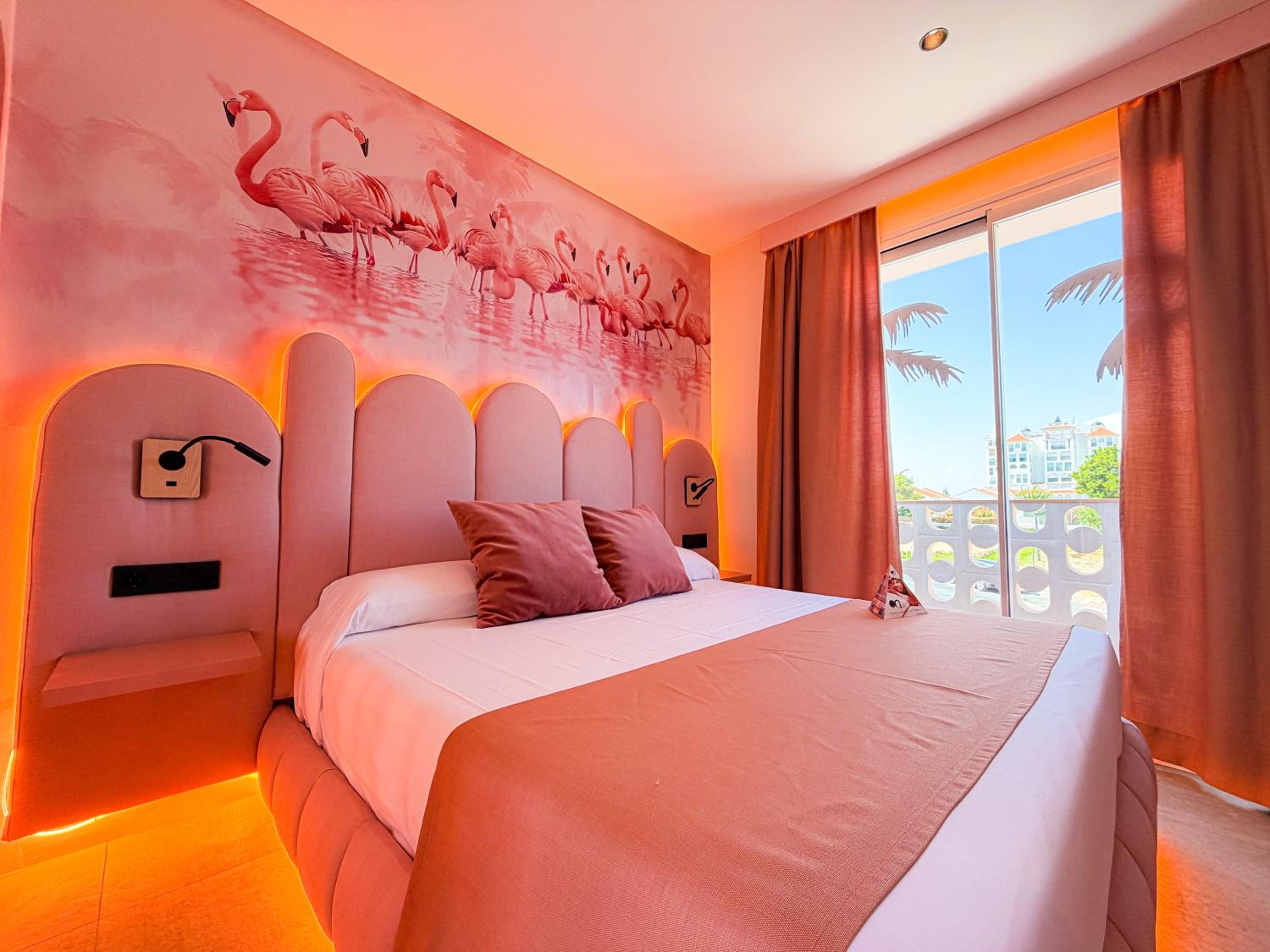 On Pink Motel, fotografía 2
