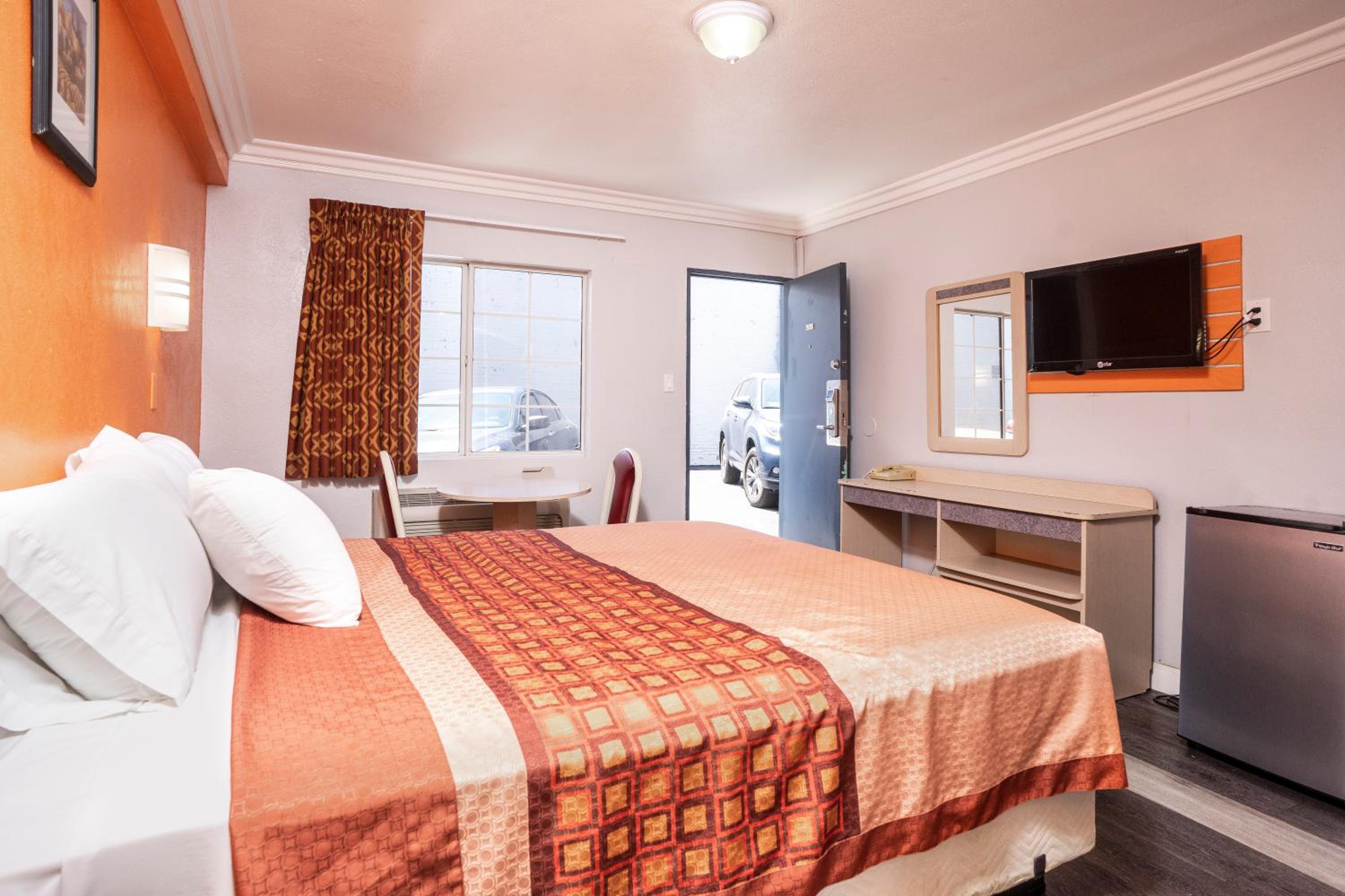 Value Inn Hollywood