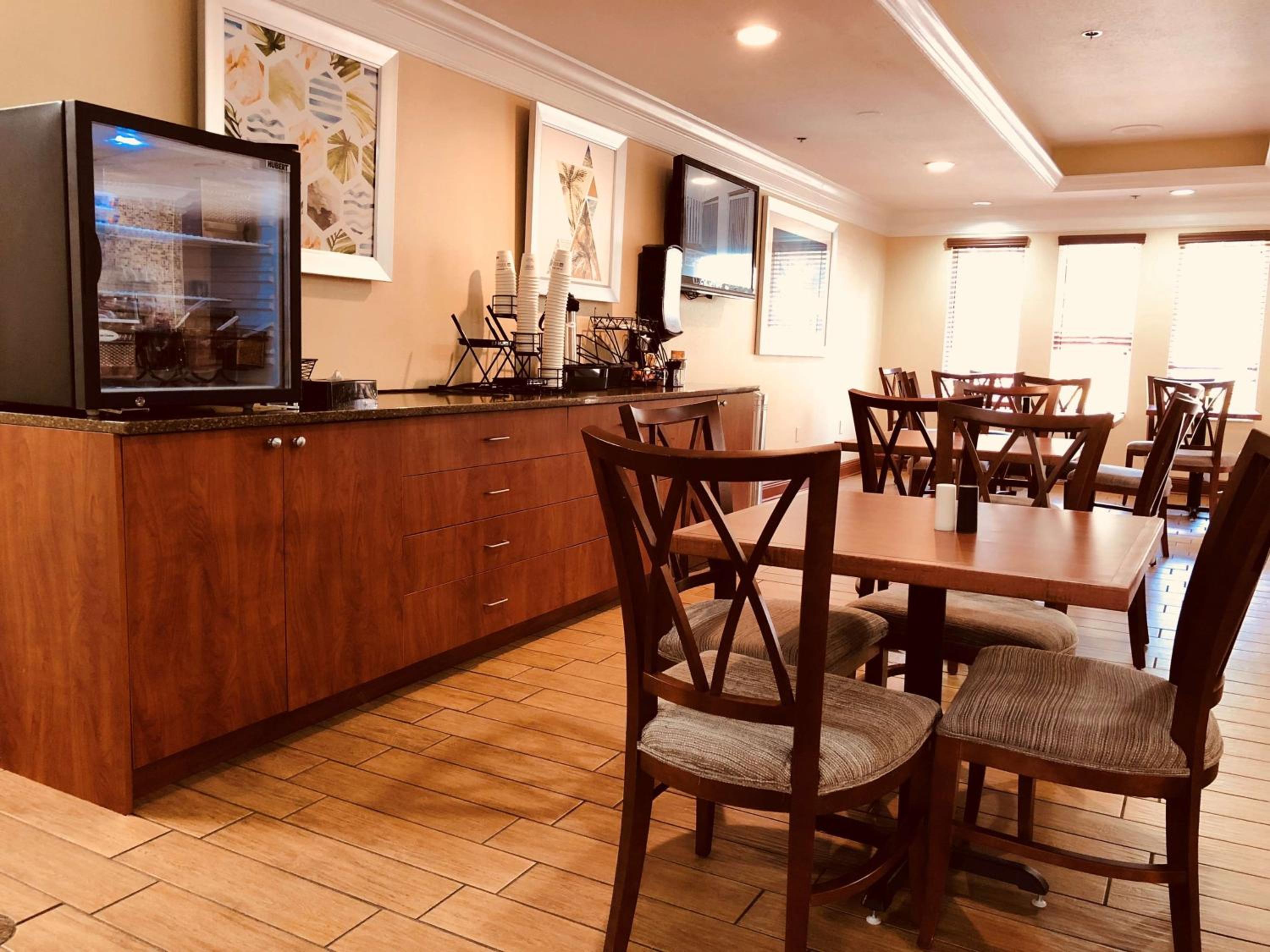 Best Western Plus Bradenton Hotel Suites - Property Image 41
