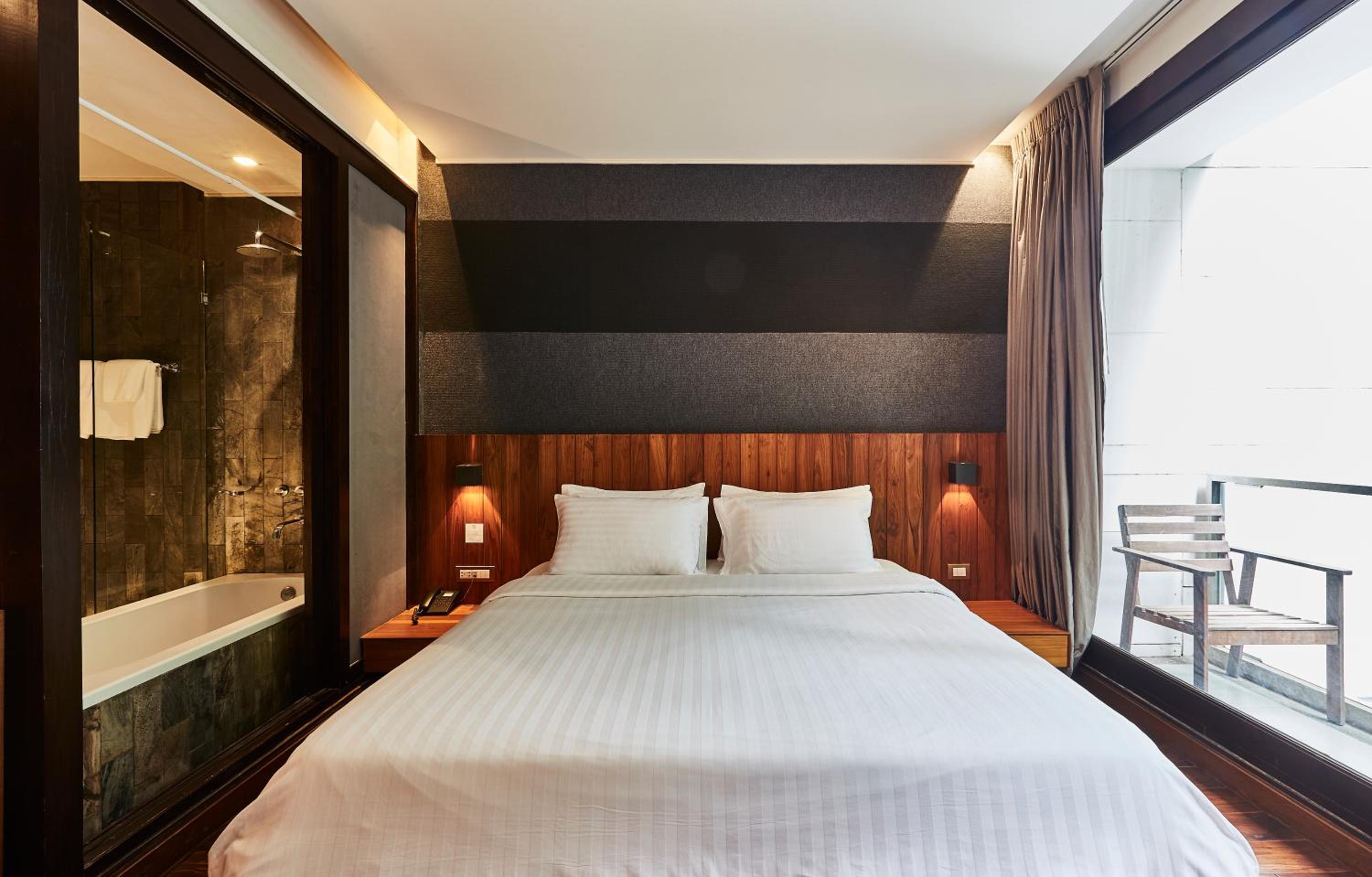 LUXX Langsuan Hotel - SHA Plus