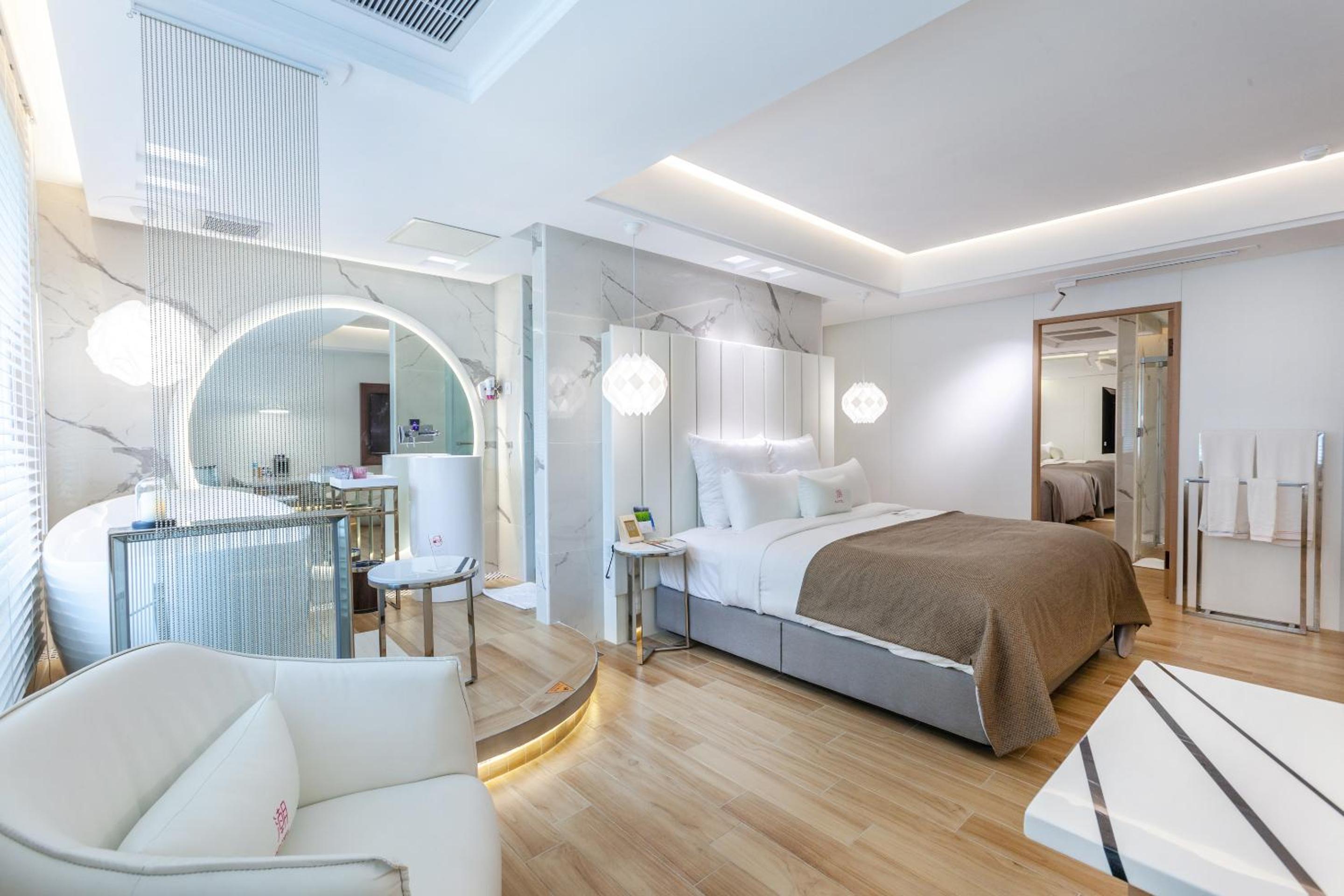 Taoyuan Vacations - Chao Motel - Property Image 5