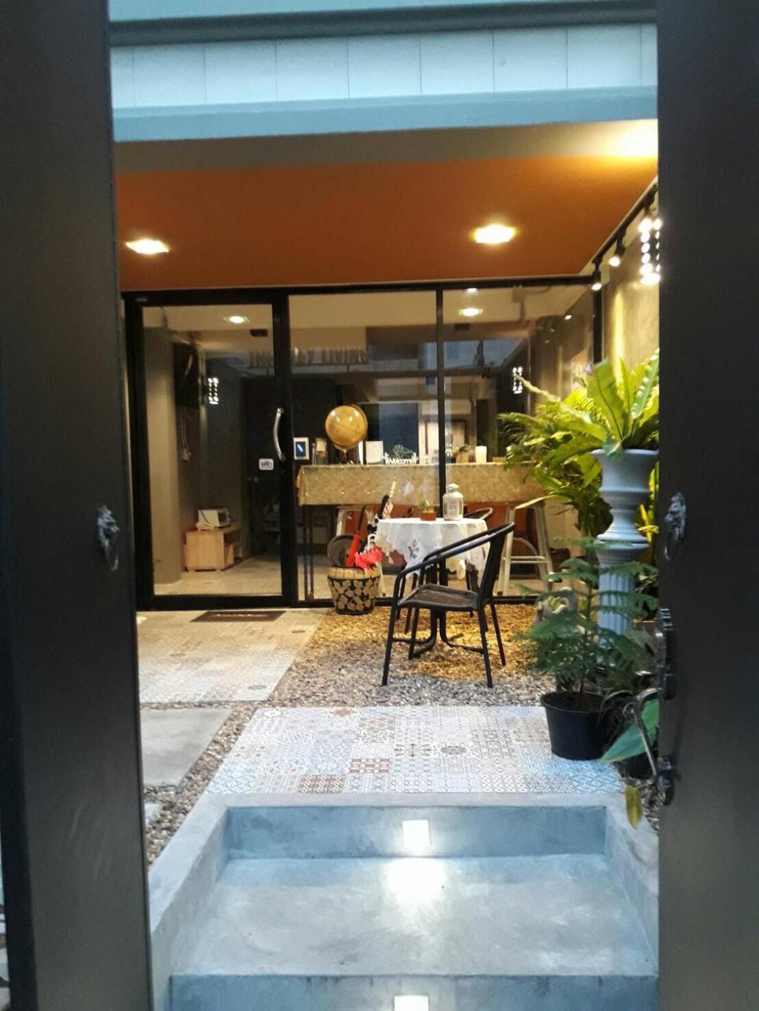 Alley living rama8