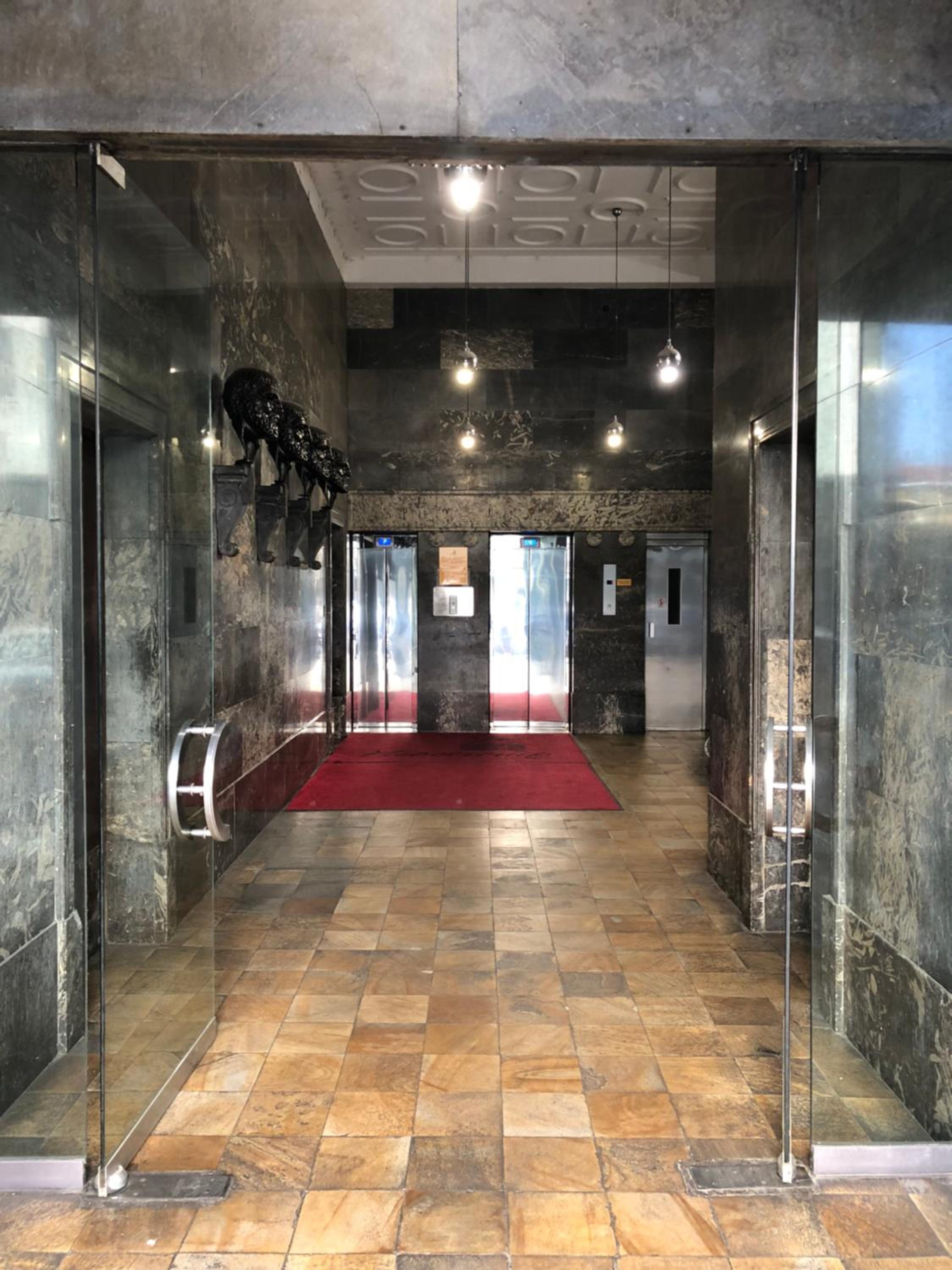 Lawyers Loft in Heritage Skyscraper