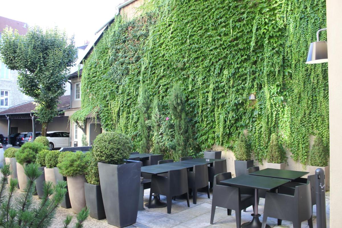 outdoor BBQ area