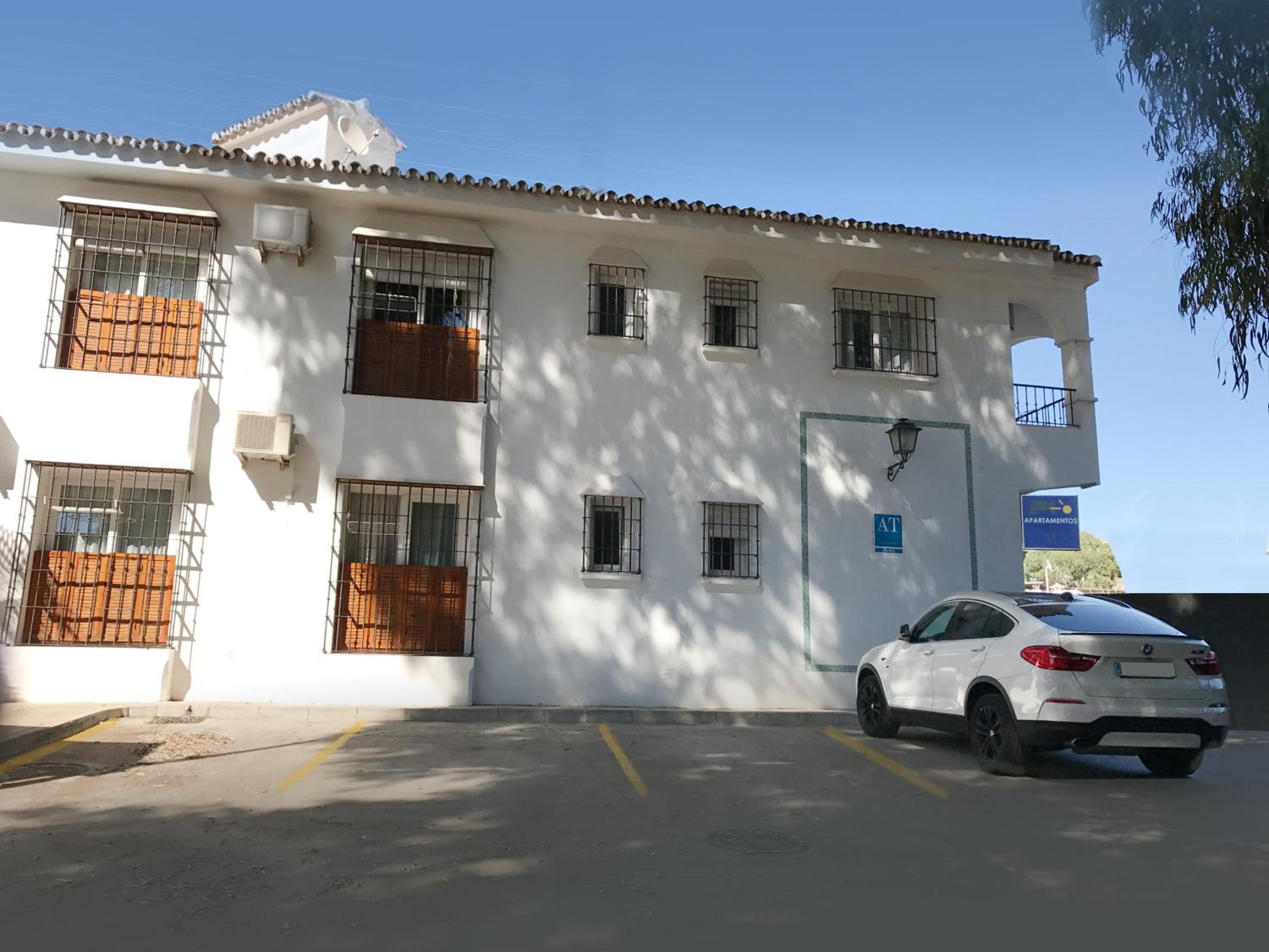 Apartamentos Turísticos La Mundial