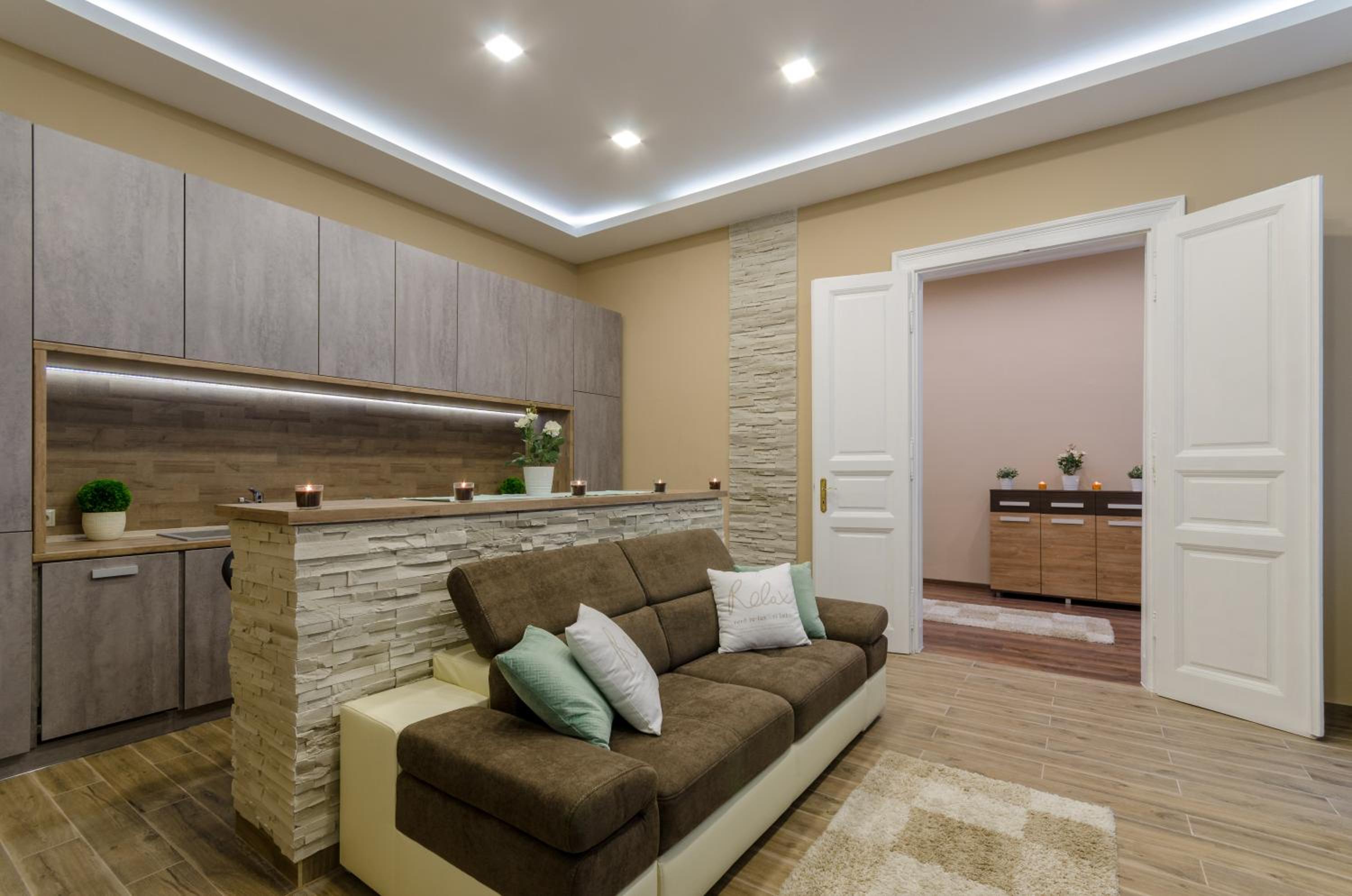 Modern, luxury flat in the heart of Budapest view 3