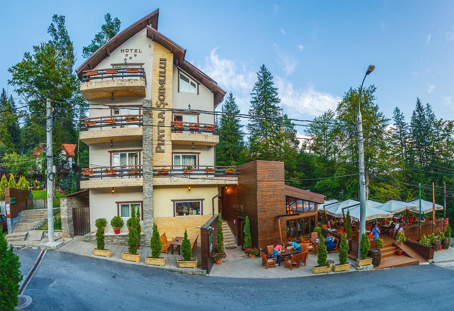 Hotel Piatra Soimului view 3