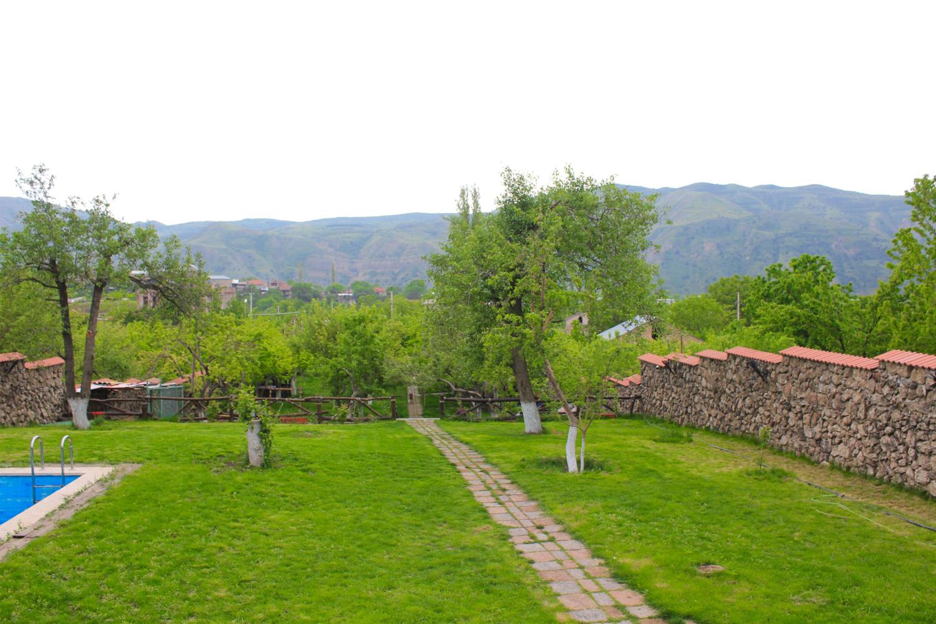 Garni HinYard