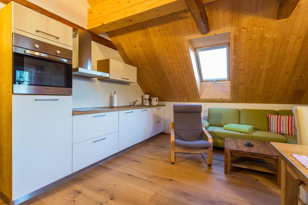 Ferienhaus Winterbergblick, Nationalpark Sächsische Schweiz, 5 Wohnungen und Gemeinschaftsraum, Boulderraum und Sauna im Haus