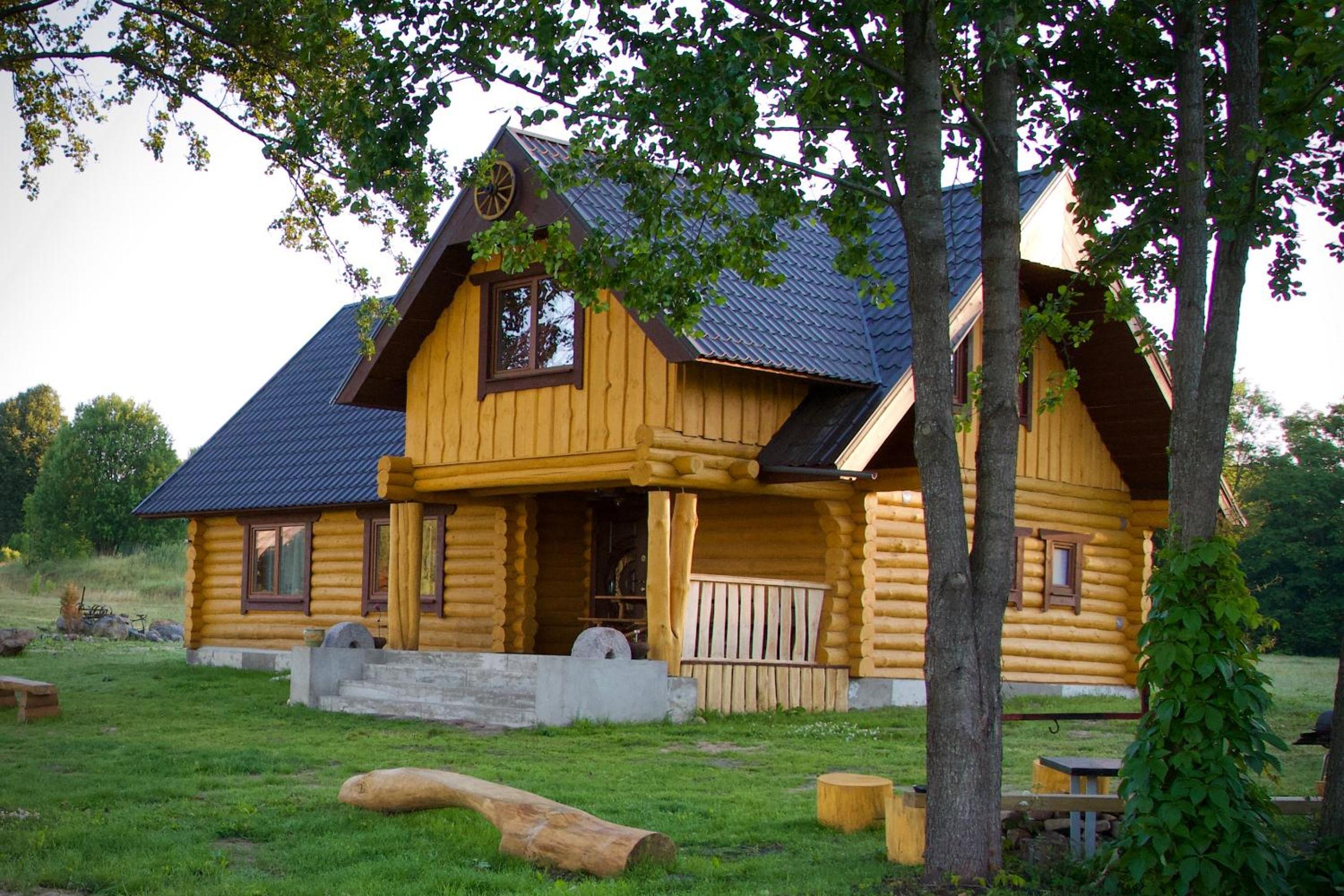 Saullēkti ozolos pie Ežezera view 5