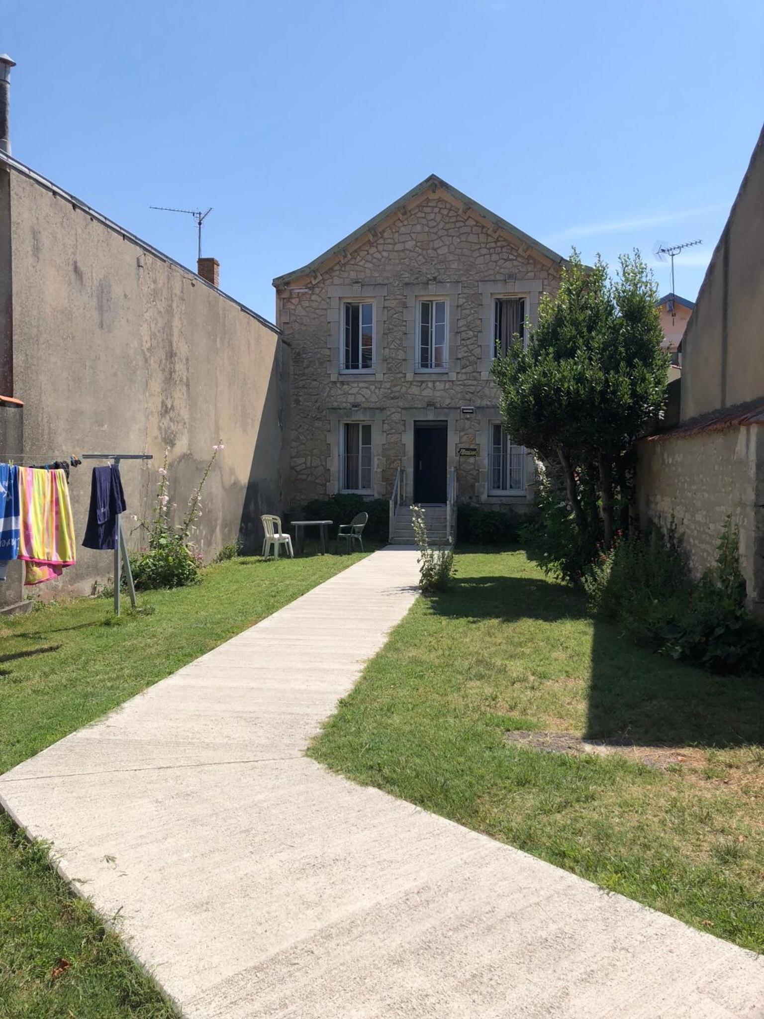 Photo 33