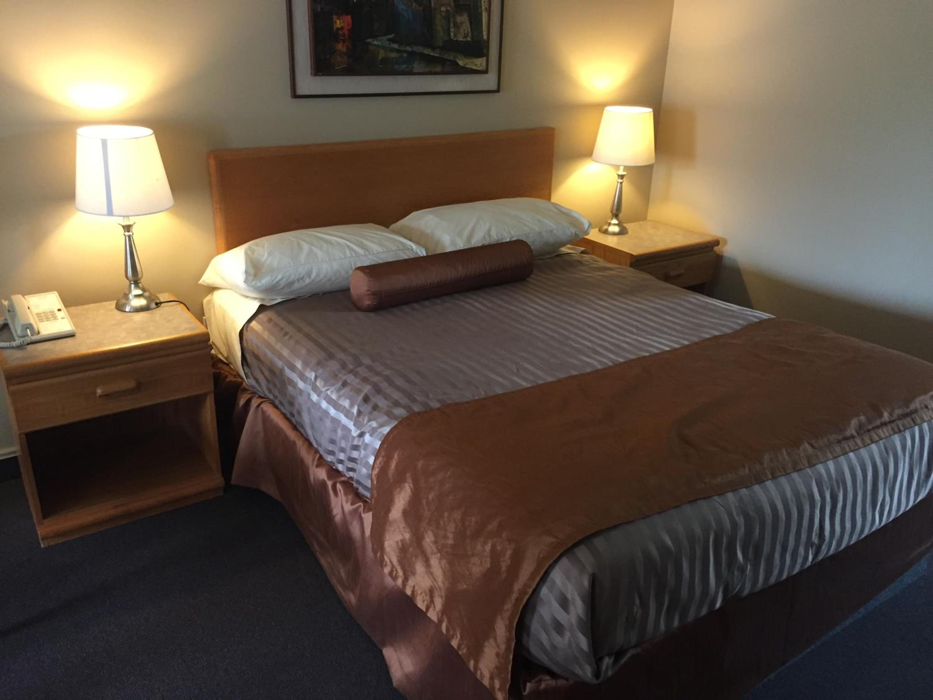 Avalon Inn