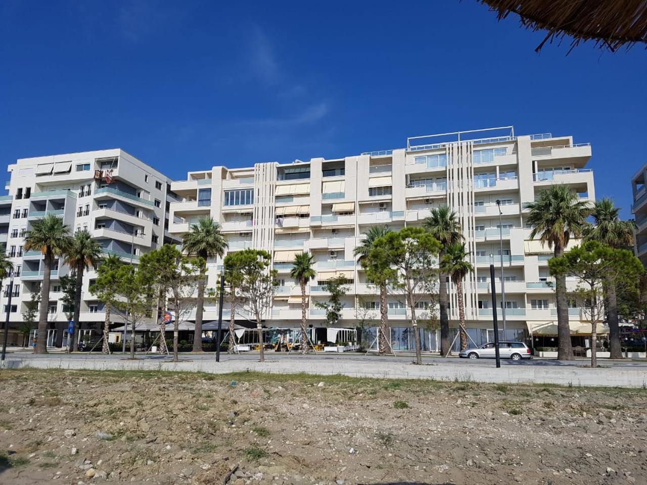 Lucky Lux Apartment