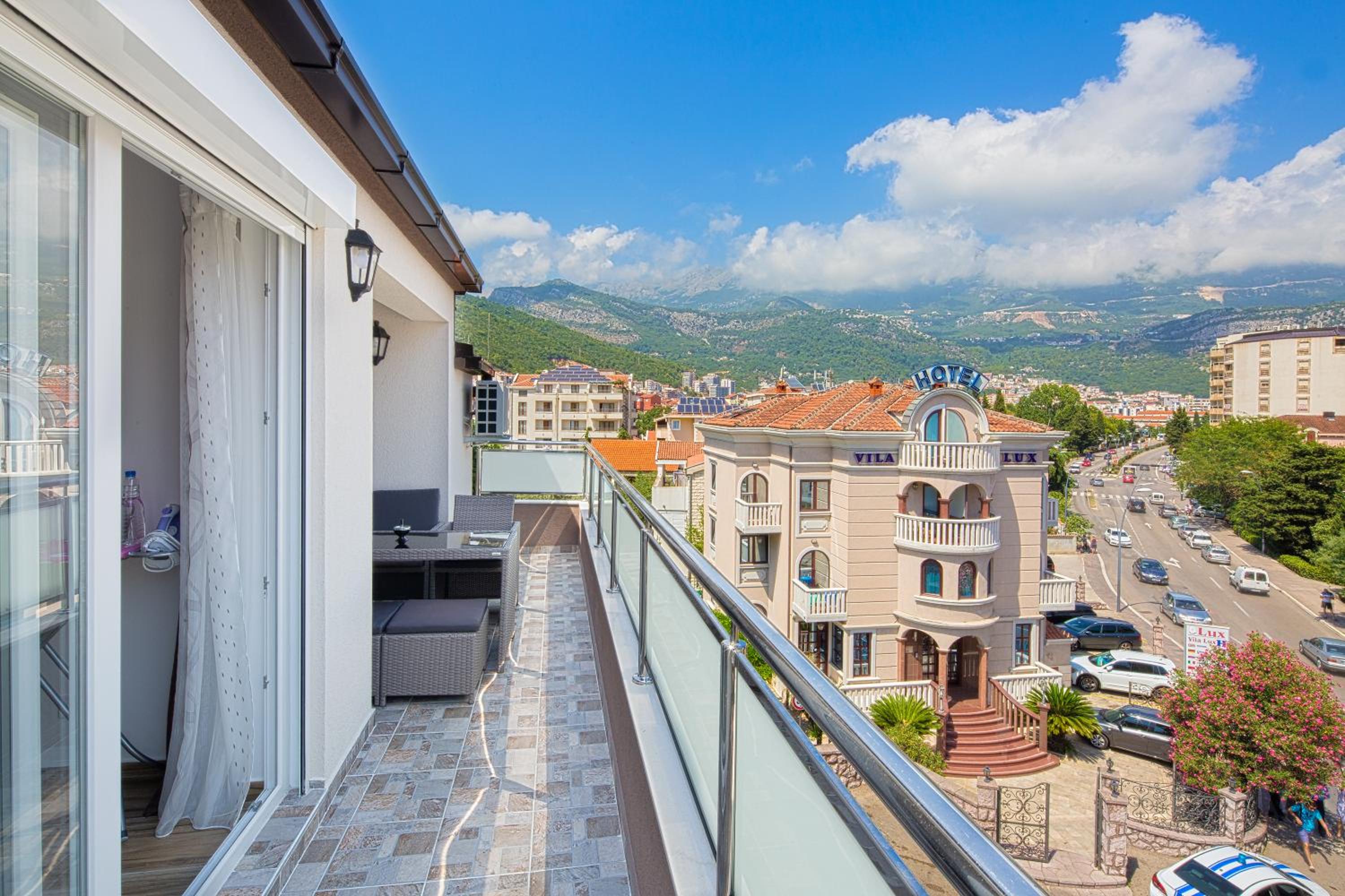 Apartments Budva Center 2 view 2