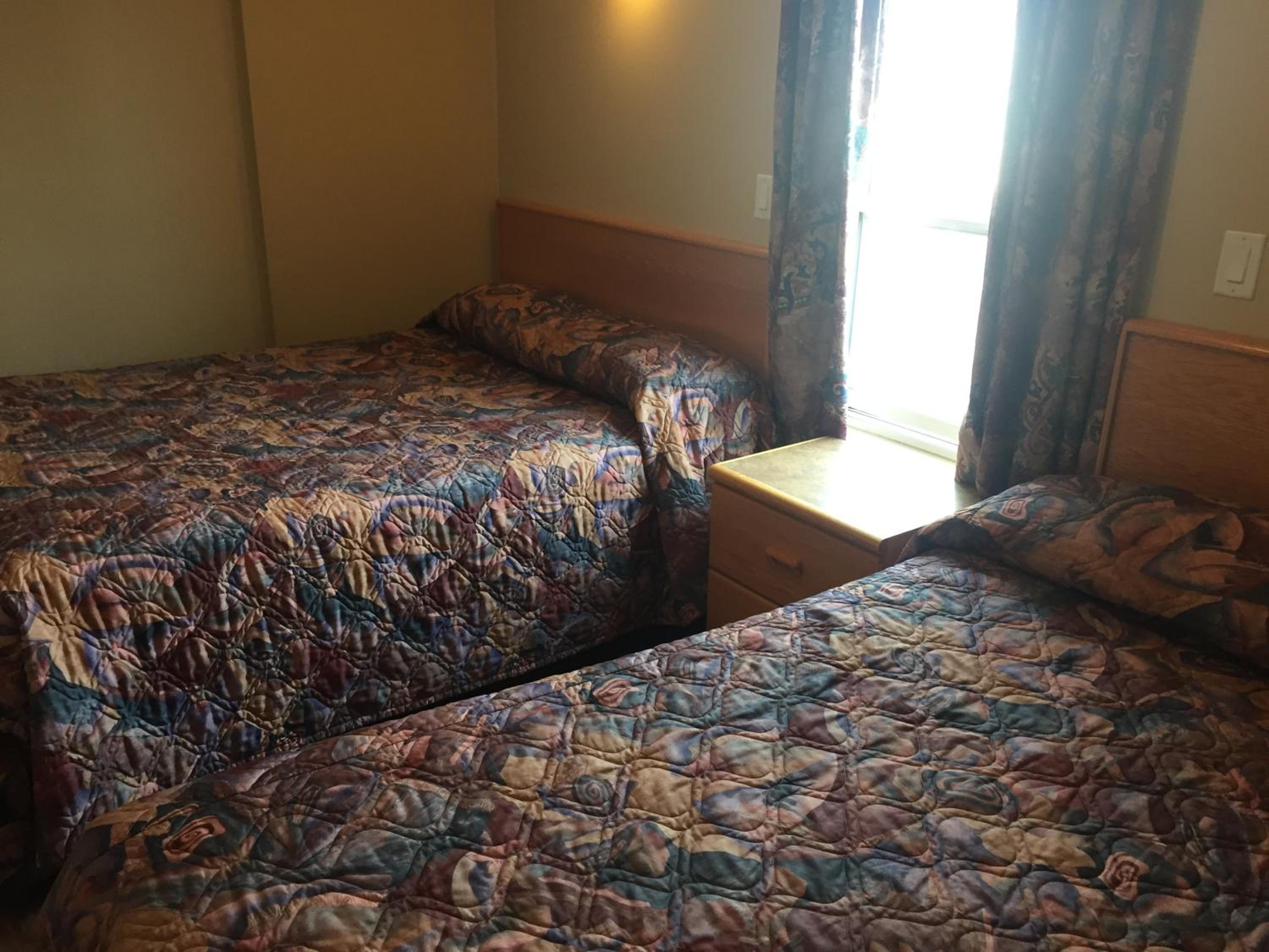 Avalon Inn