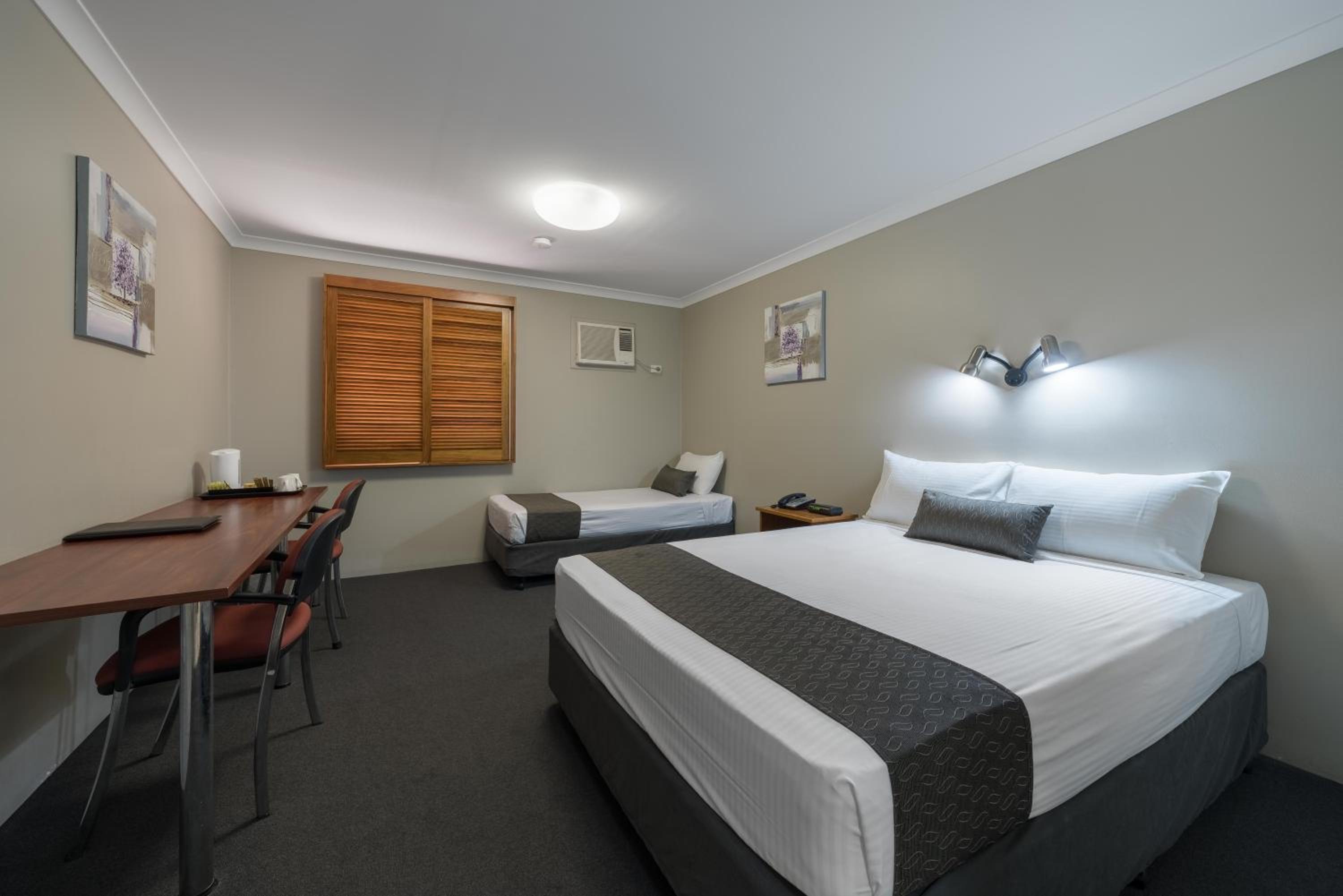 Cosmopolitan Motel & Serviced Apartments