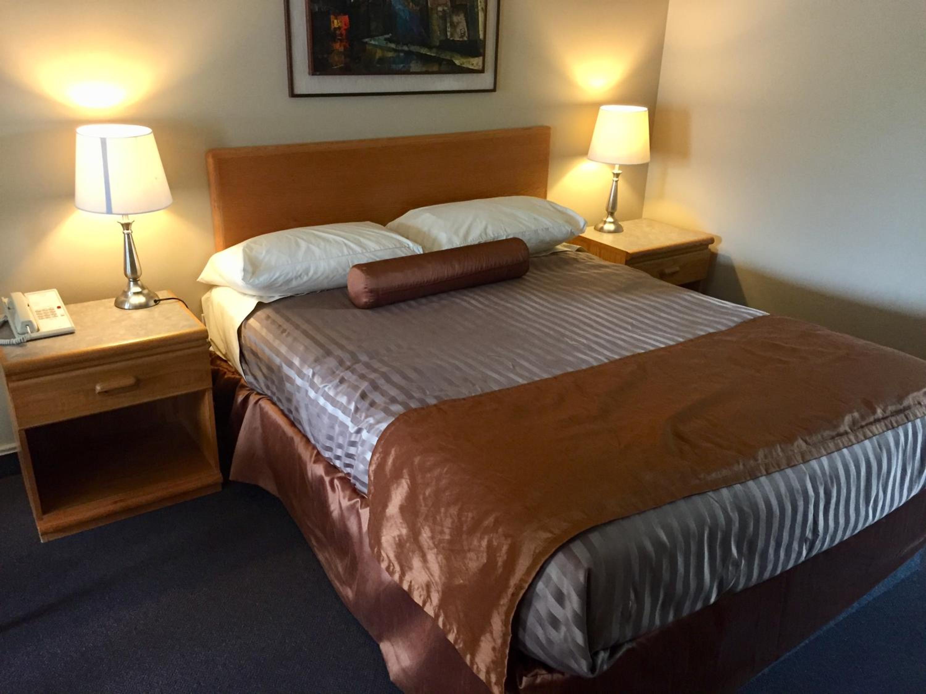 Avalon Inn