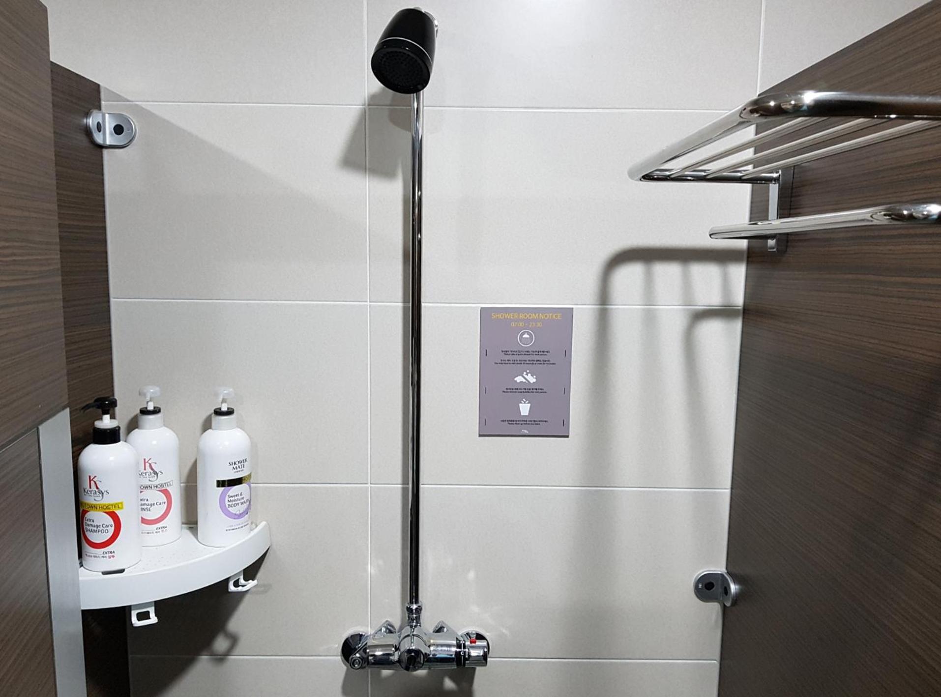 Midtown Hostel 24