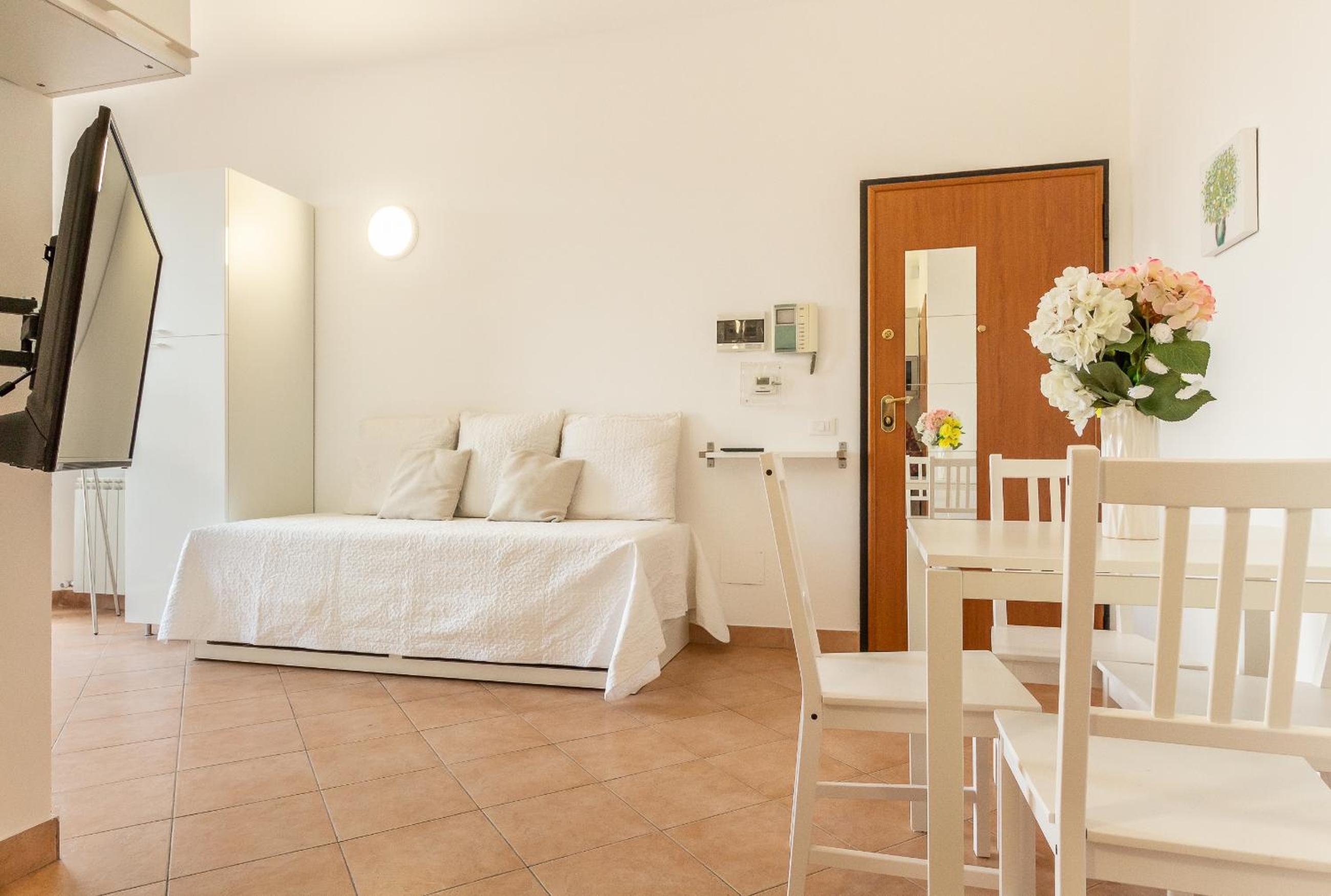 Alessia's Flat - Affori