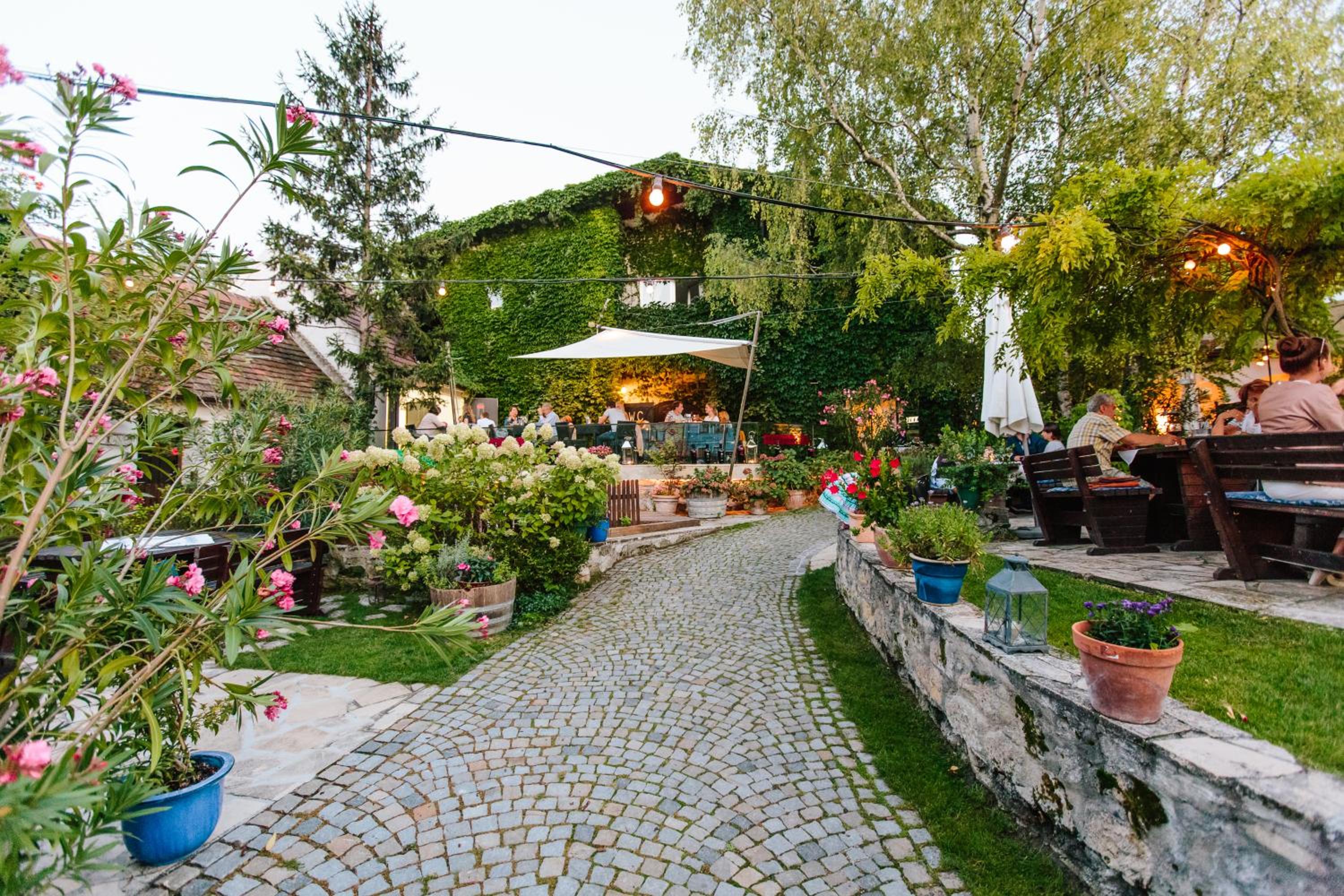 OLEANDER SUITEN großzügig wohnen mit besonderem Charme