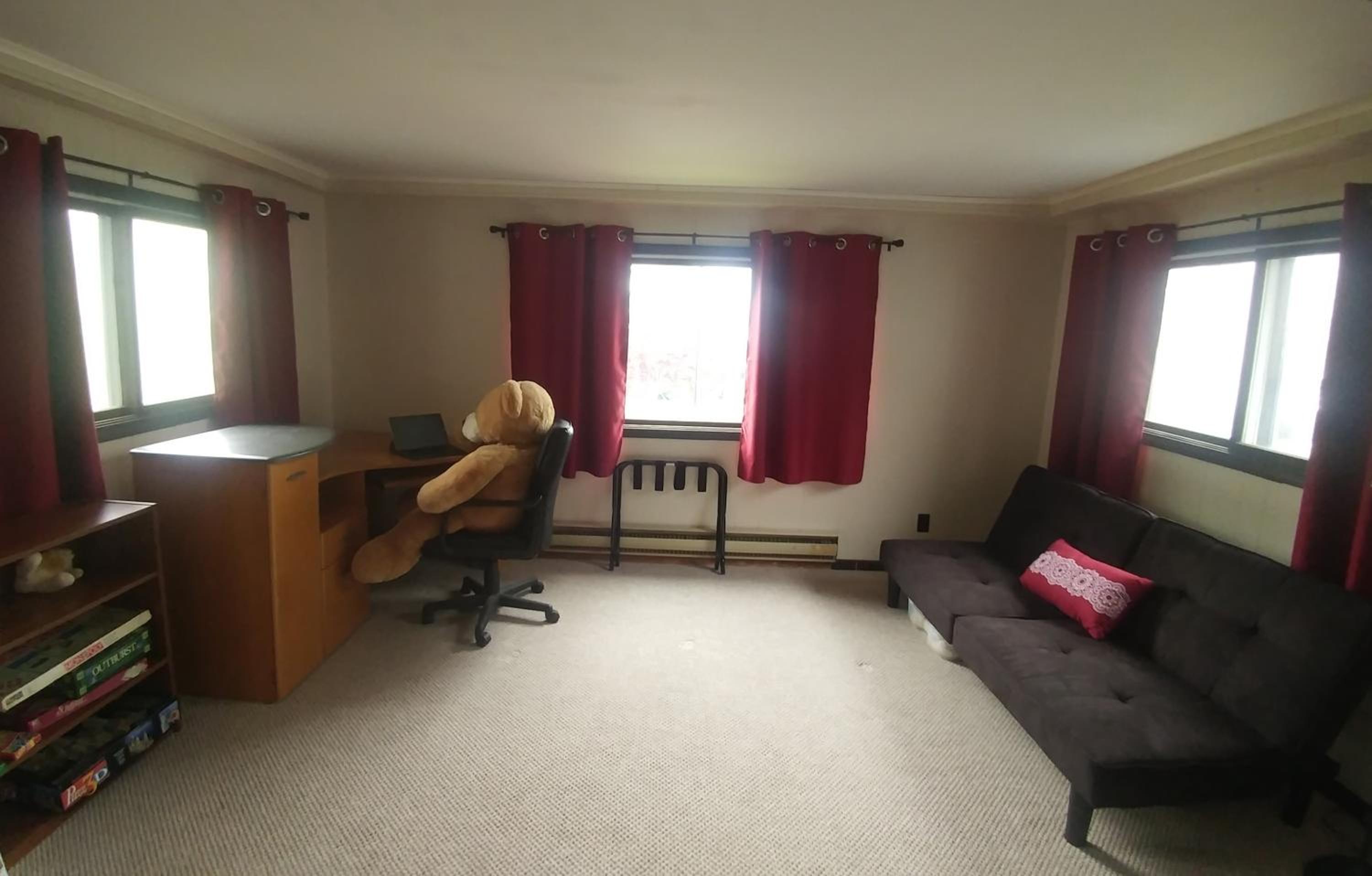 Spacious Frontier Park Apartment view 5