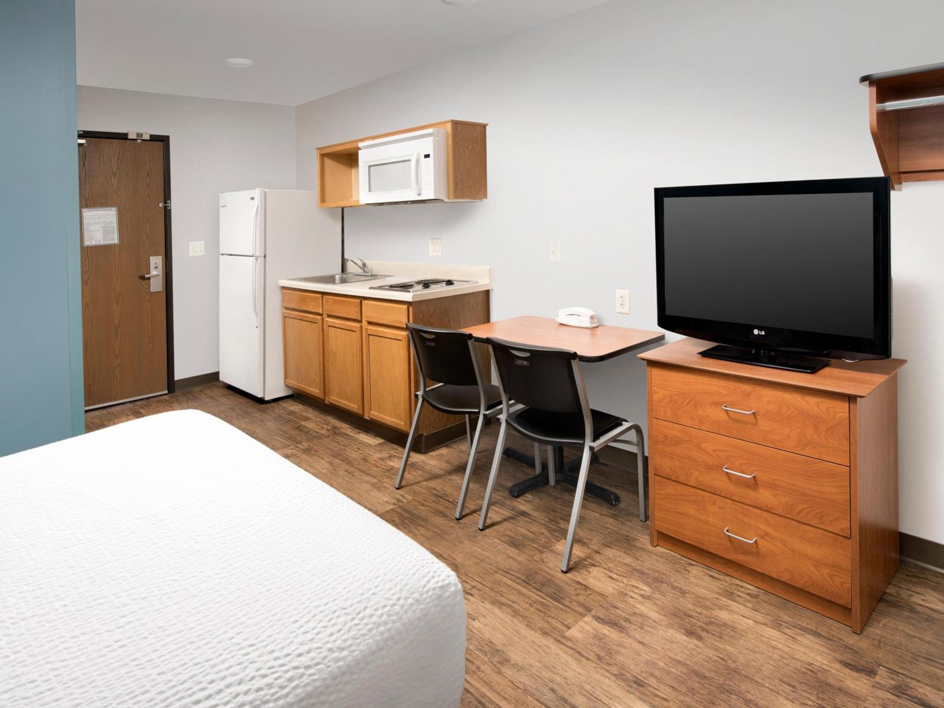 Bethlehem Vacations - WoodSpring Suites Allentown Bethlehem - Property Image 3