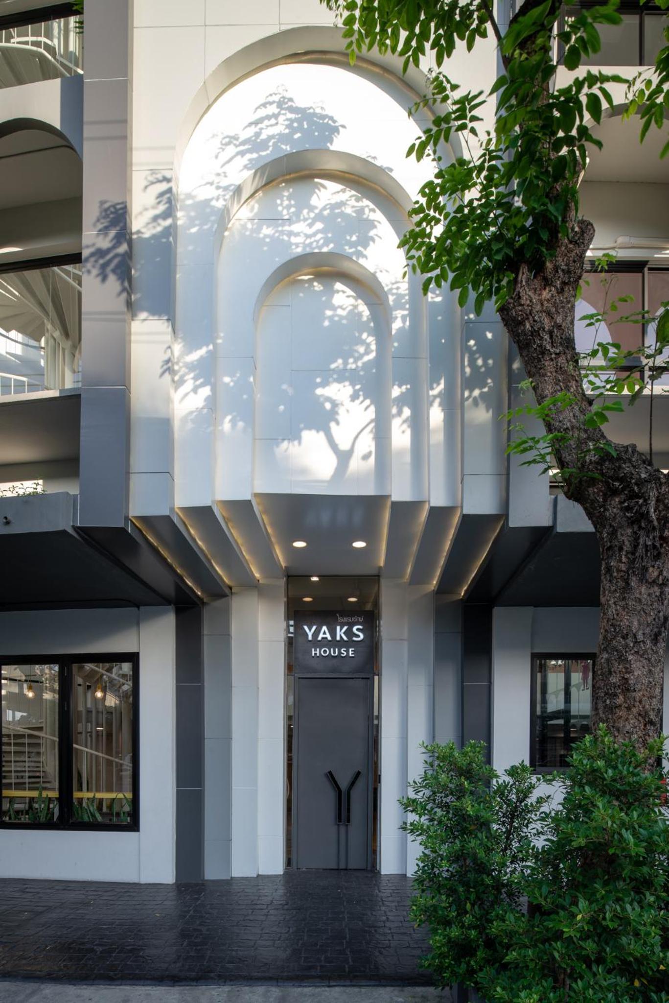 Yaks House Hostel