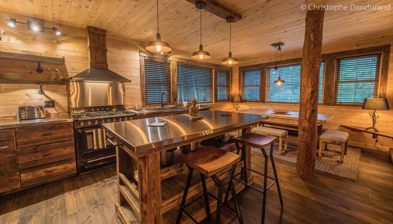 Chalet TAO par Les Chalets Spa Canada view 4