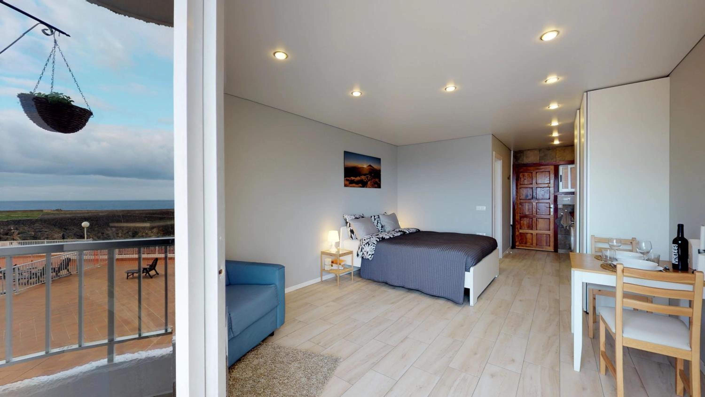 Cosy Ocean View Studio 1 view 2