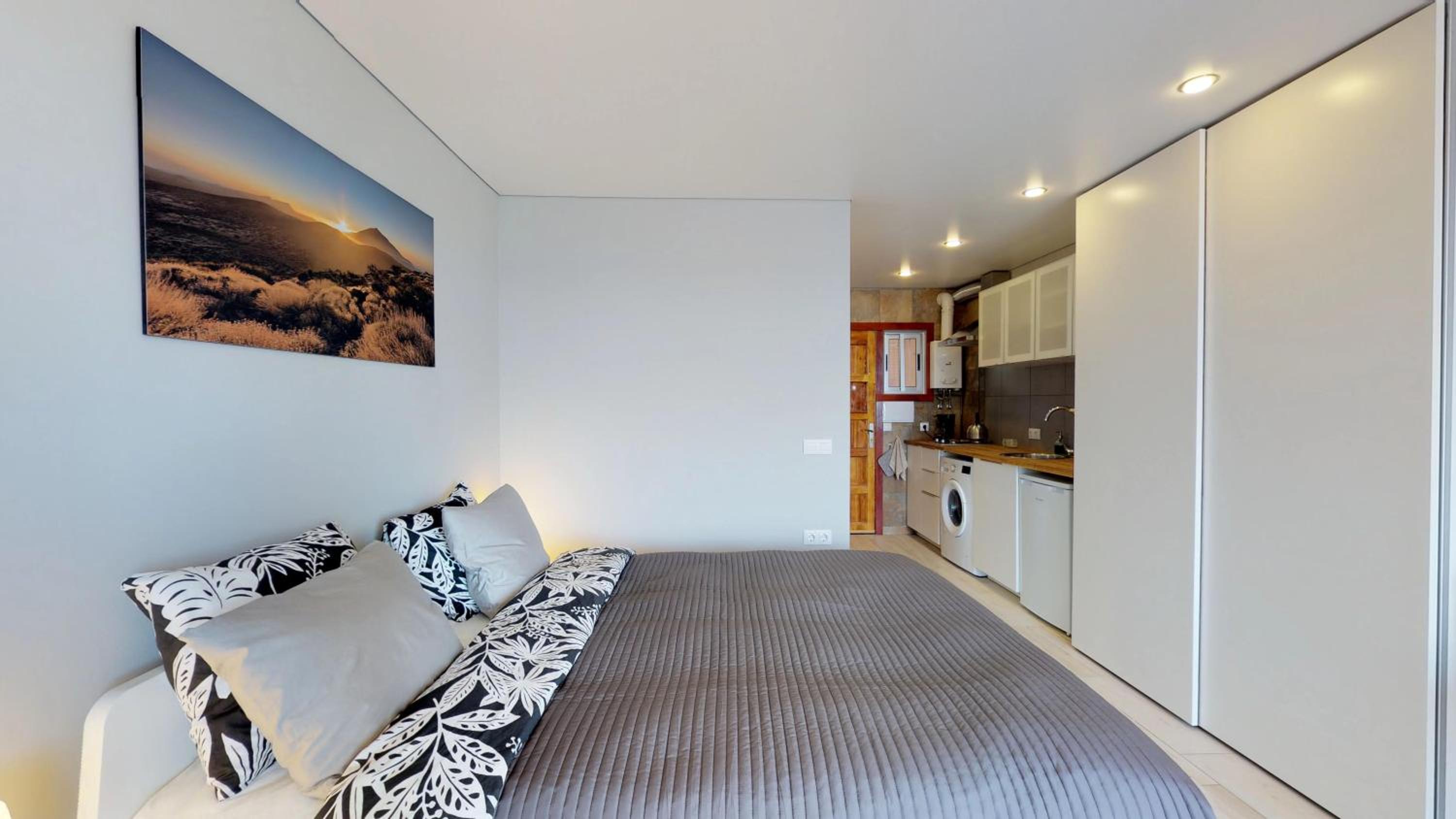 Cosy Ocean View Studio 1 view 5