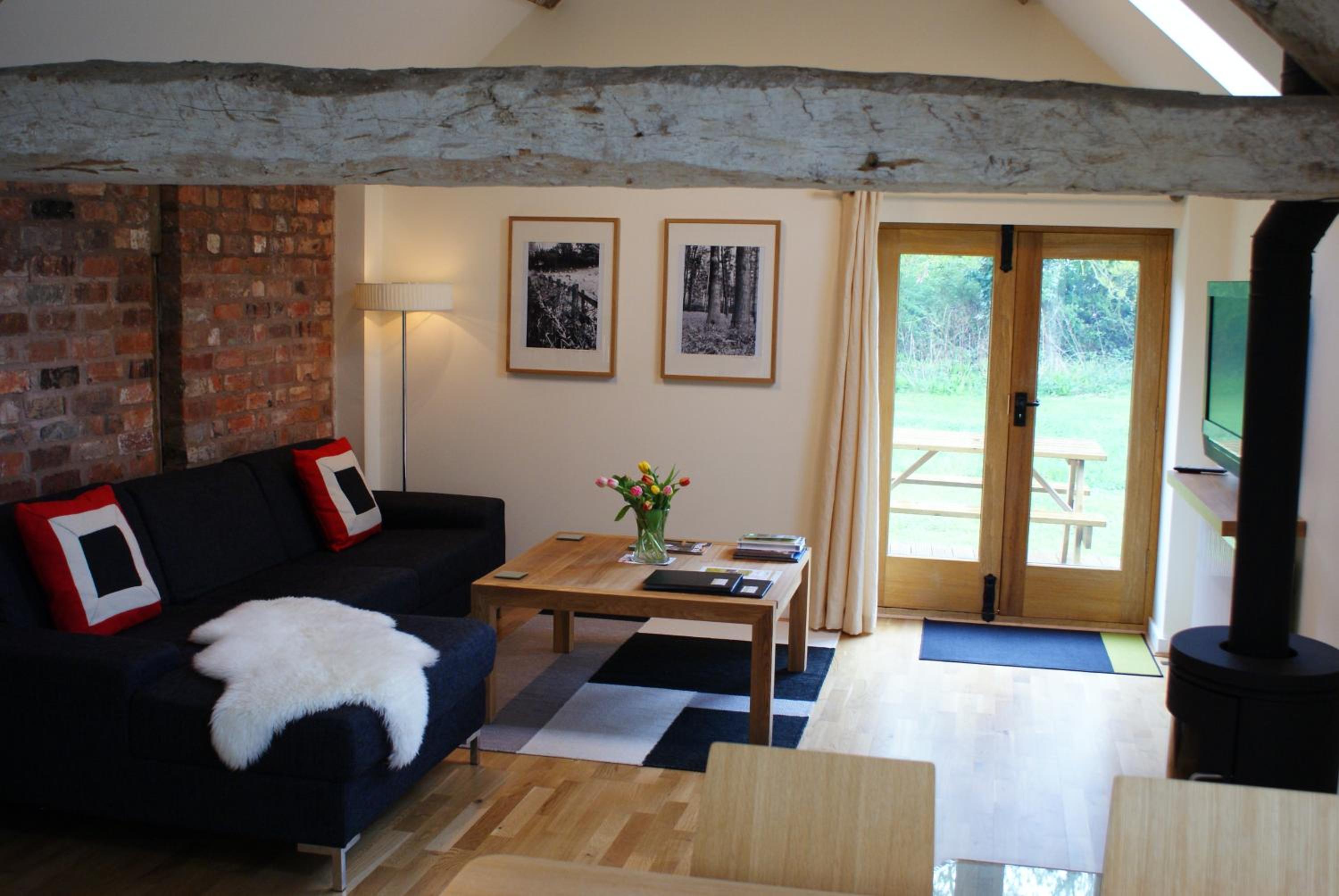 Hidden cottages Two lovely 1 bed cottages in peaceful surroundings, 1 with log burner view 3