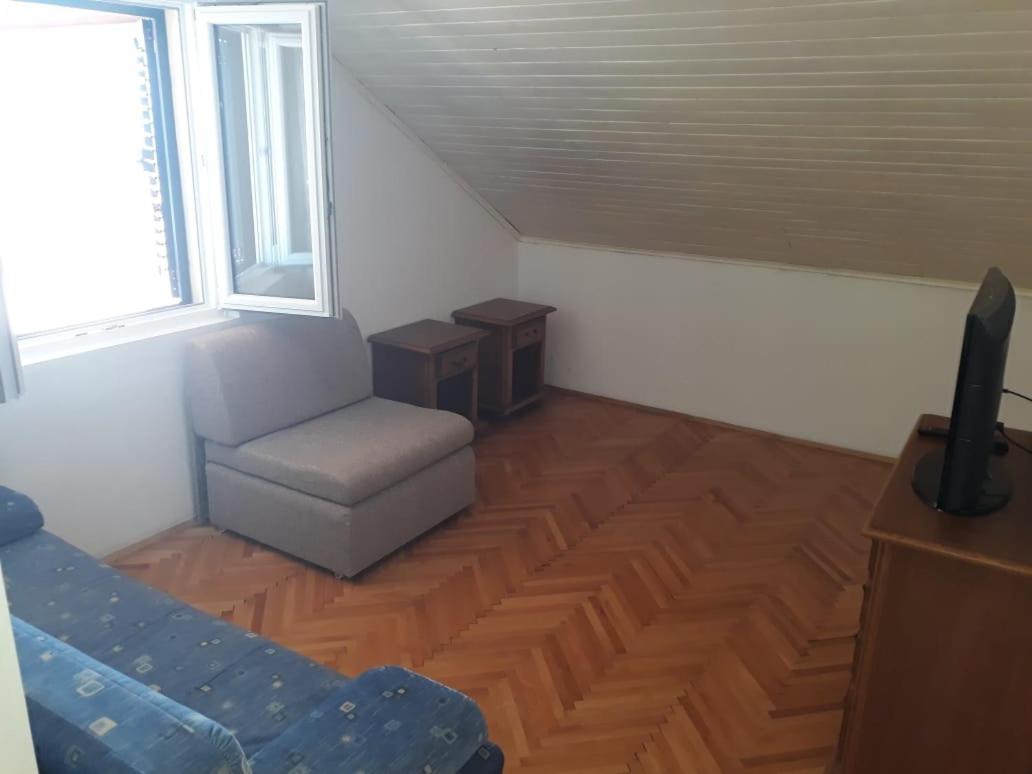 Apartment Dare view 5