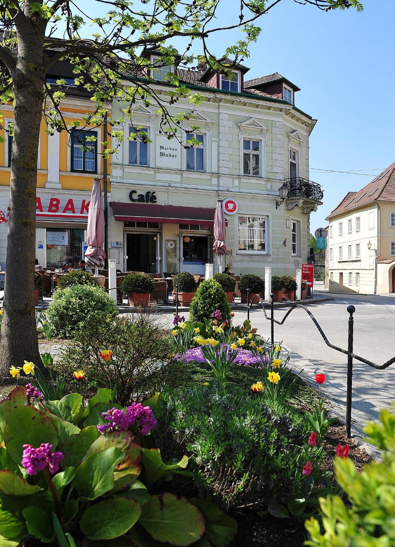 Madar Café Central Melk