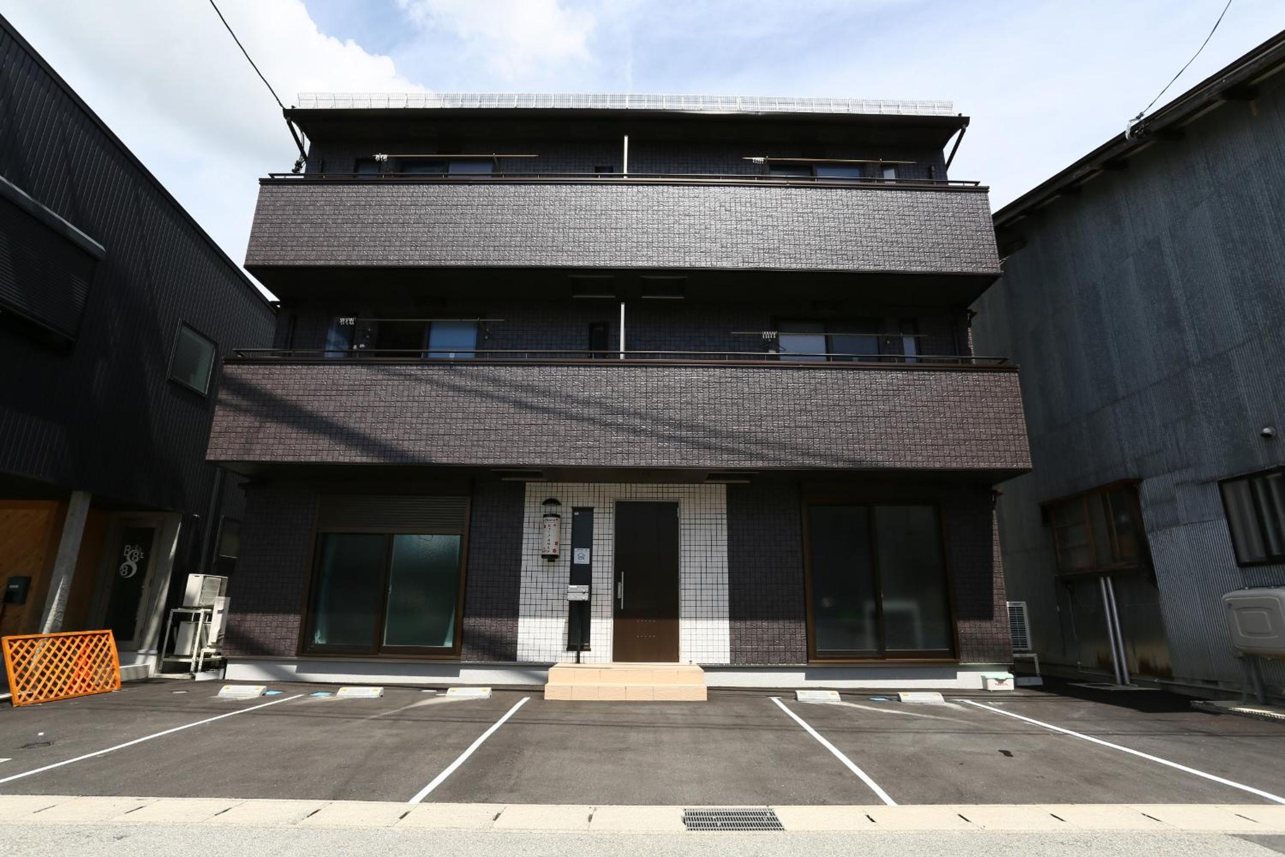 Vieuno Hida Takayama -Live Locally in Cozy Rooms near Takayama Station!