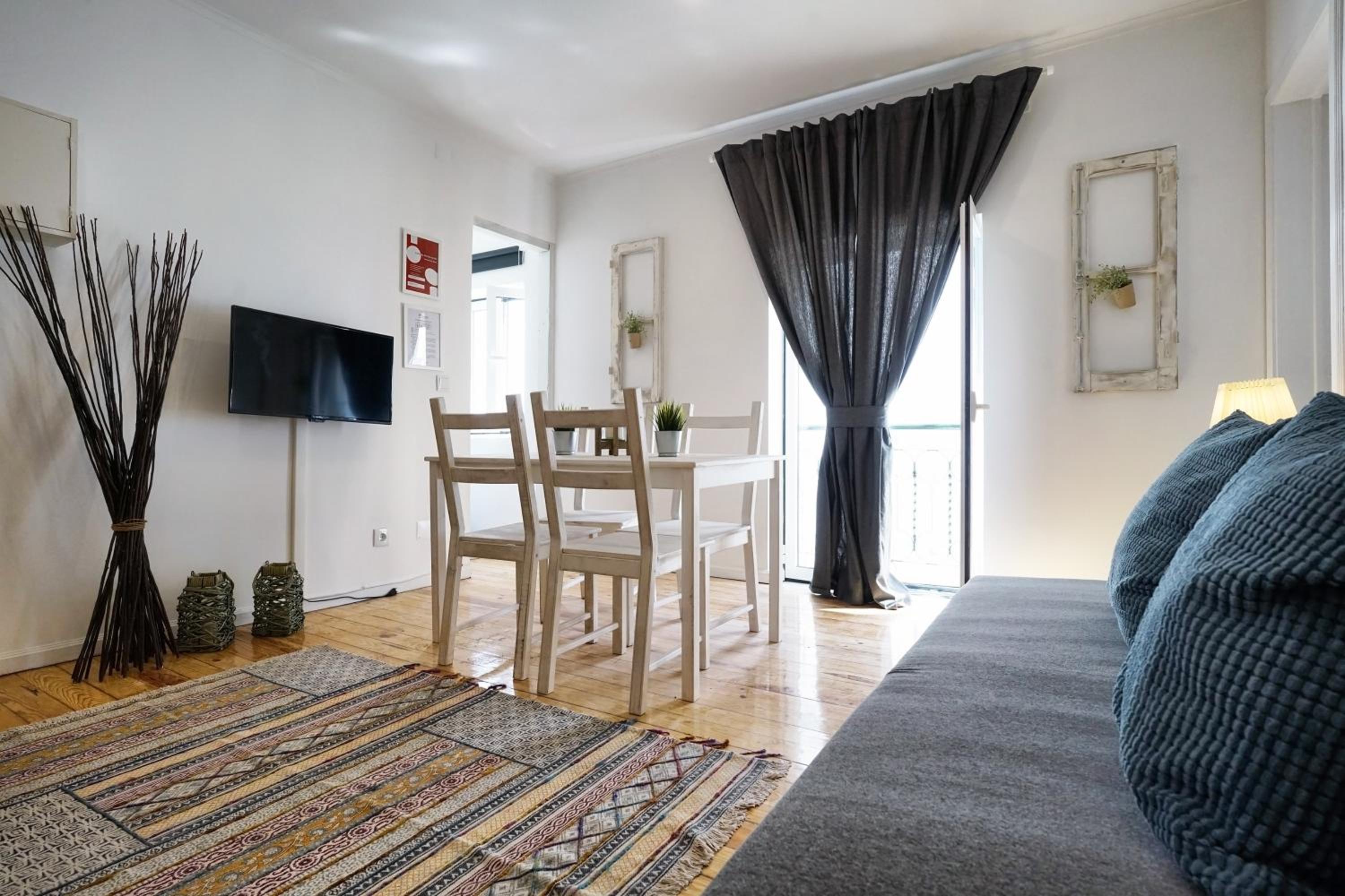 Alfama Historical Apartment 3 BR Duplex view 2
