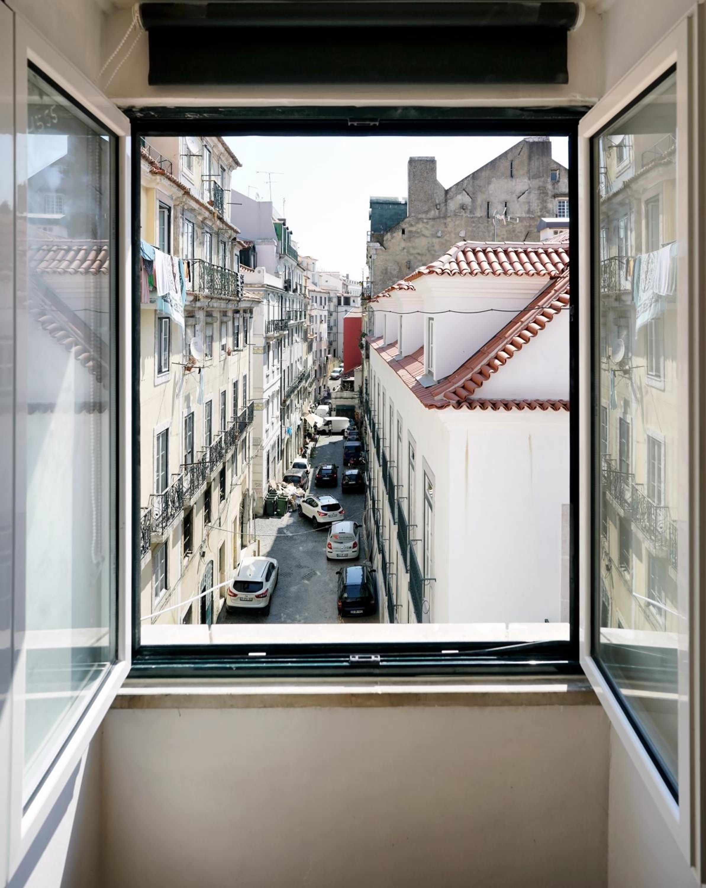 Alfama Historical Apartment 3 BR Duplex view 4