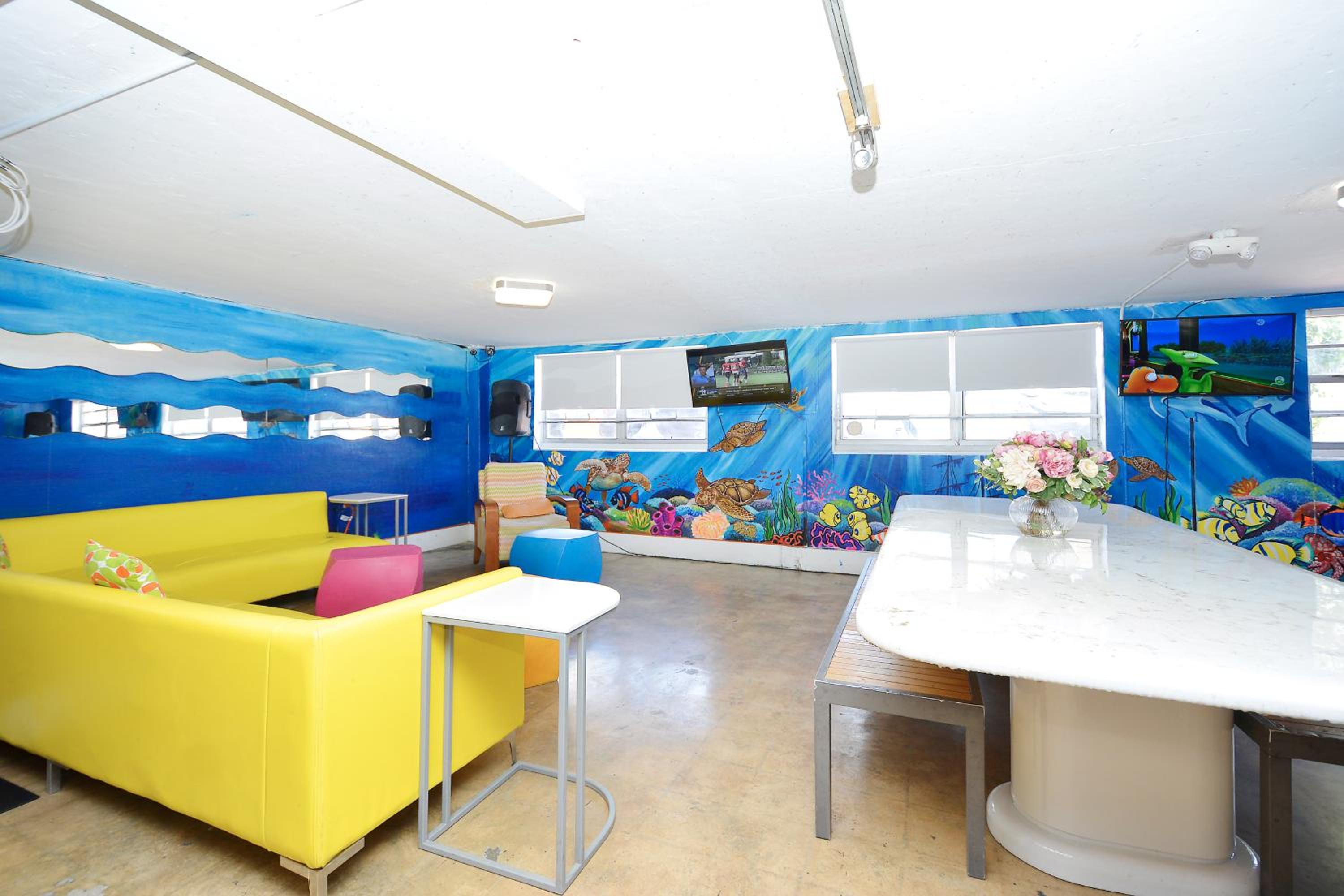 lounge