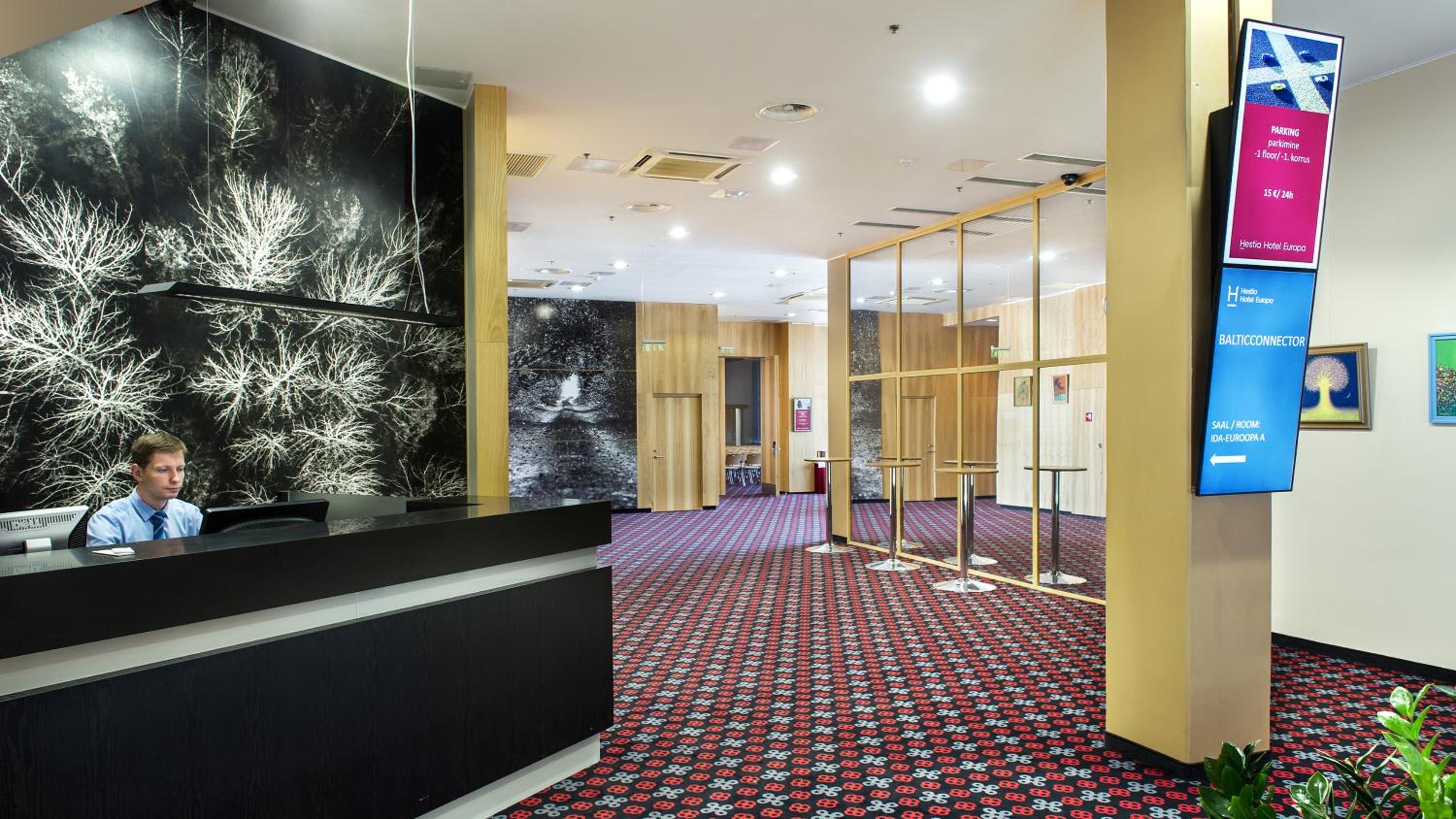 Reception & Lobby