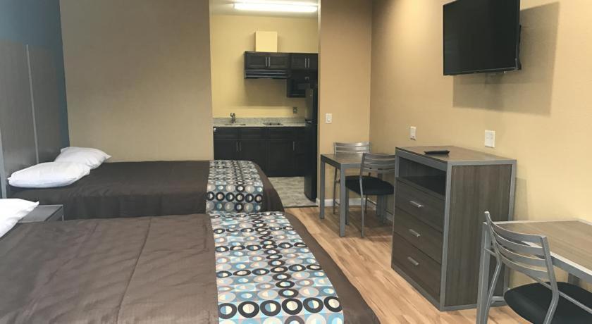 Deluxe Inn & Suites - Baytown