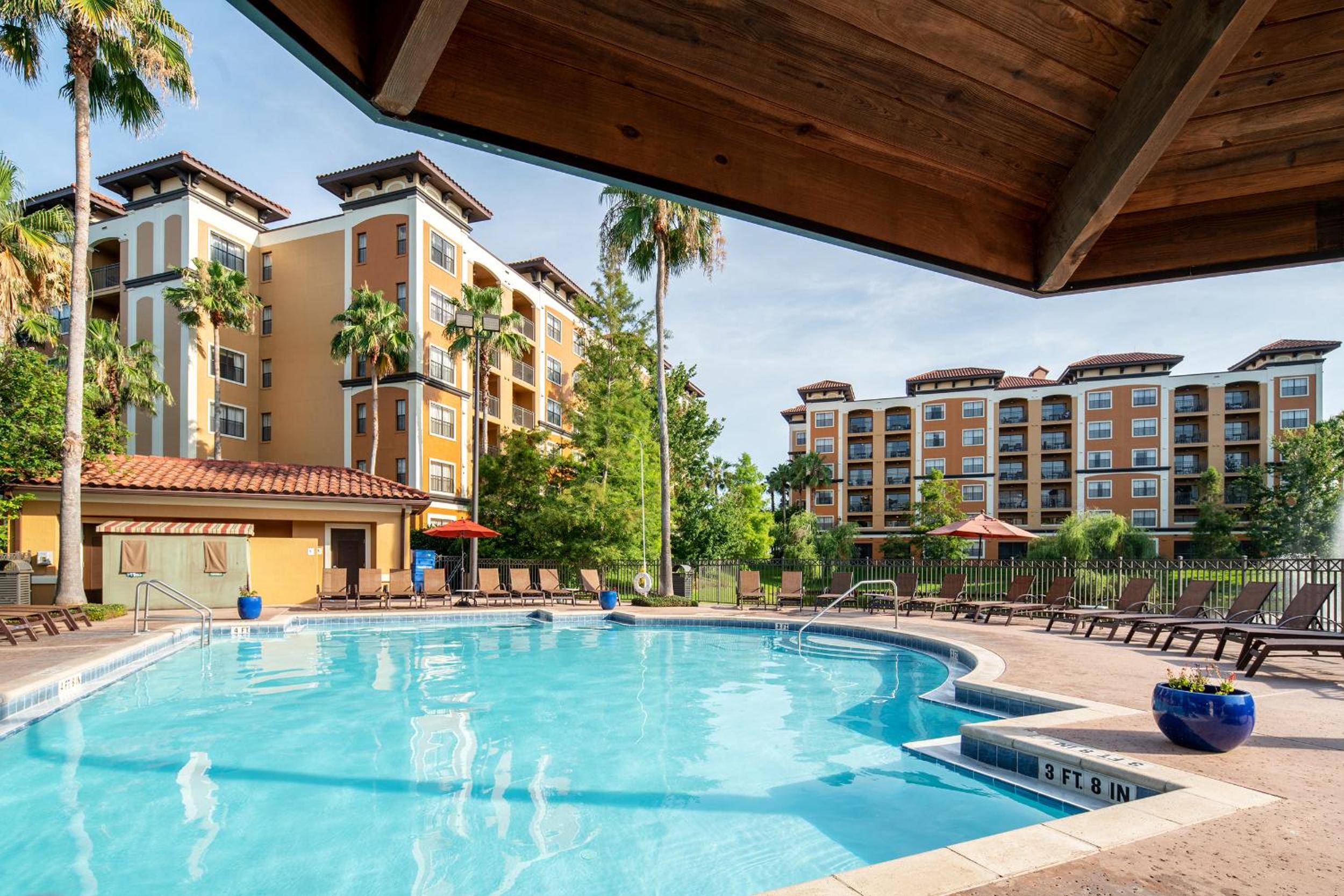 Floridays Orlando Two & Three Bed Rooms Condo Resort — photo 42