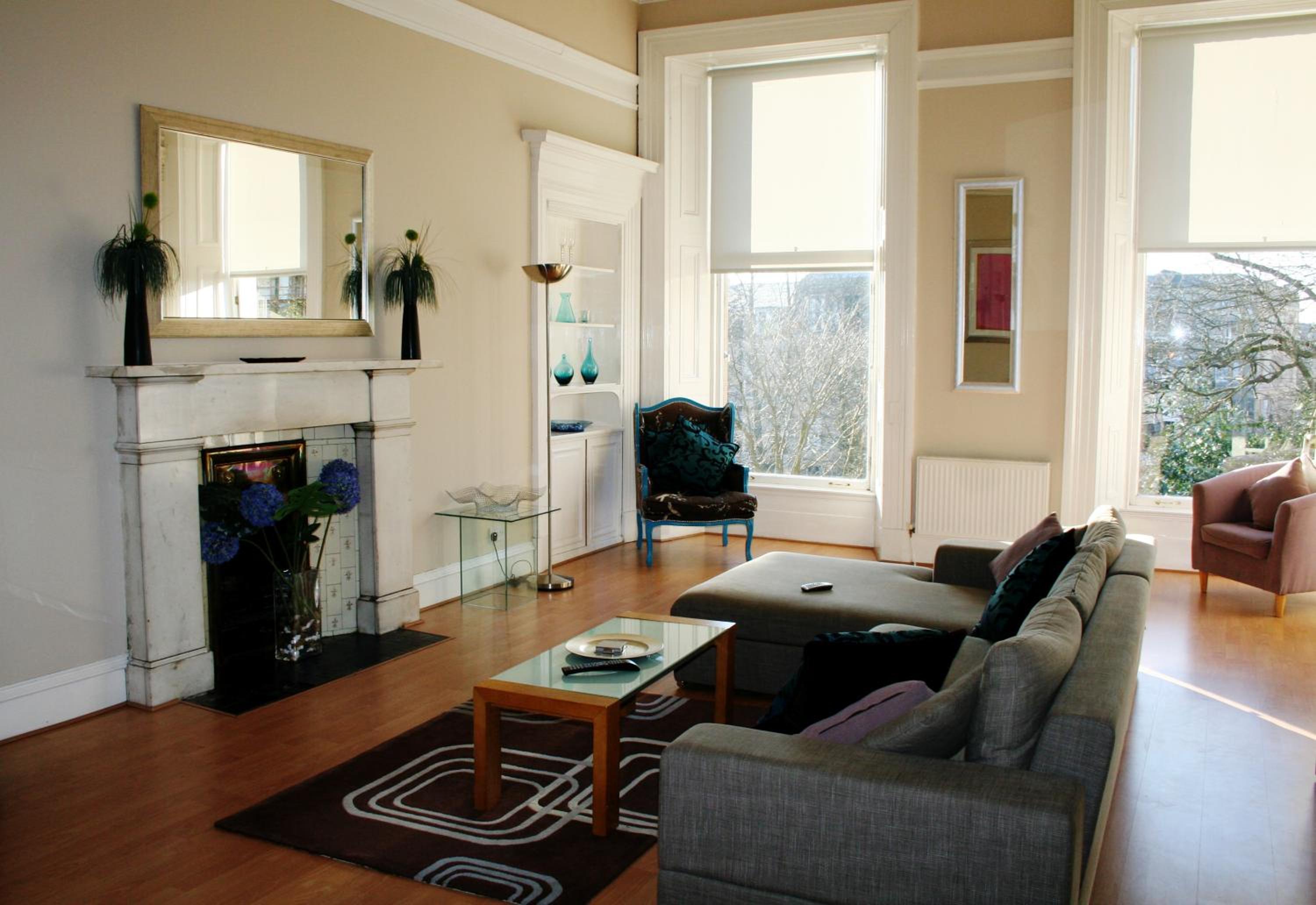 Dreamhouse Apartments Glasgow West End view 3
