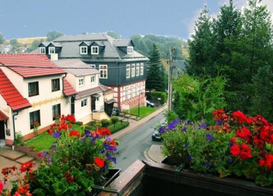 Gemütliche Ferienwohnung im Thüringer Wald, nahe des Rennsteigs - pure Erholung view 2